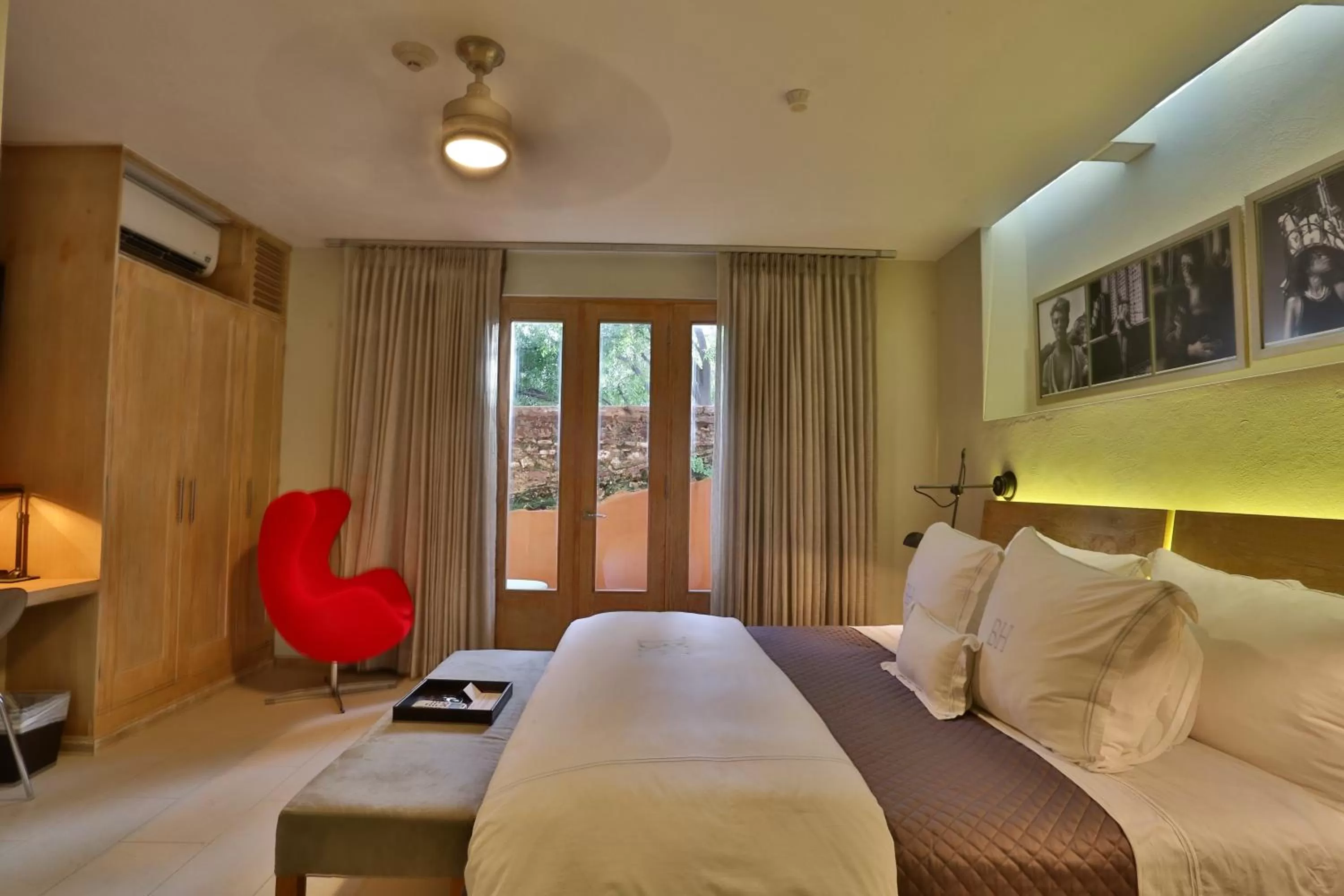 Bed in Billini Hotel, Historic Luxury