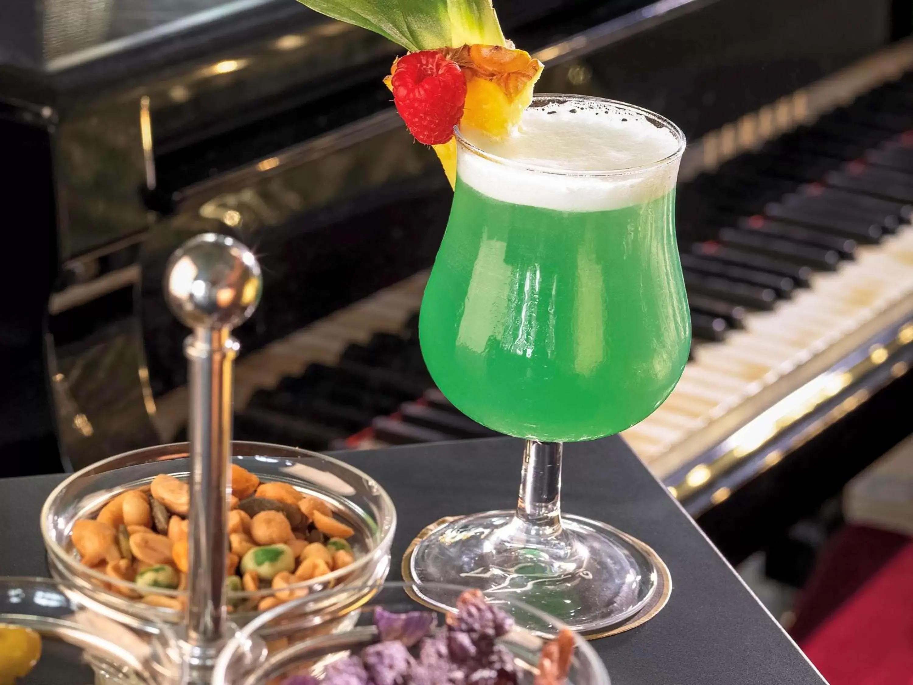 Lounge or bar, Drinks in Royal Emeraude Dinard - MGallery