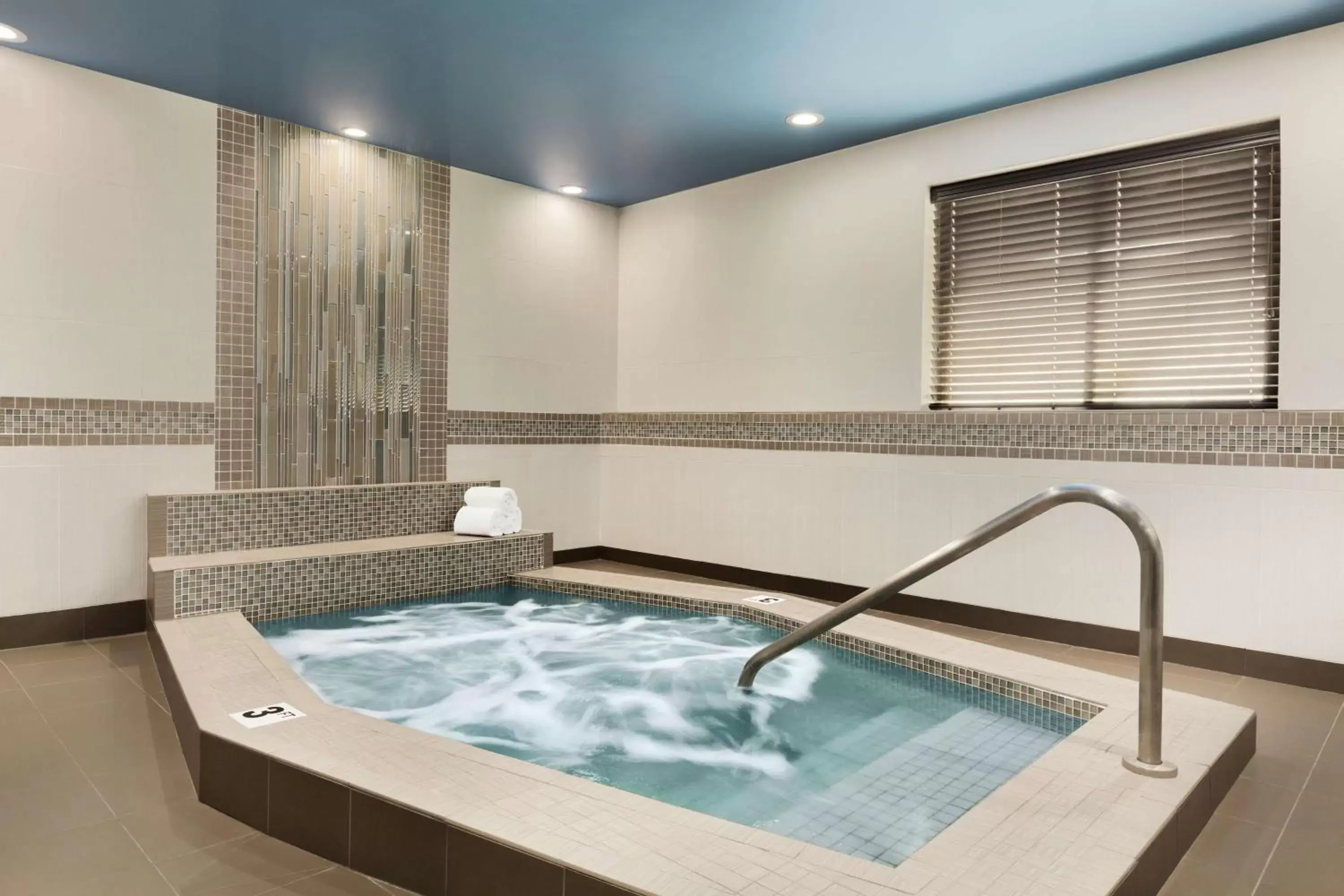 Sports, Swimming Pool in Hampton Inn - Portland/Clackamas