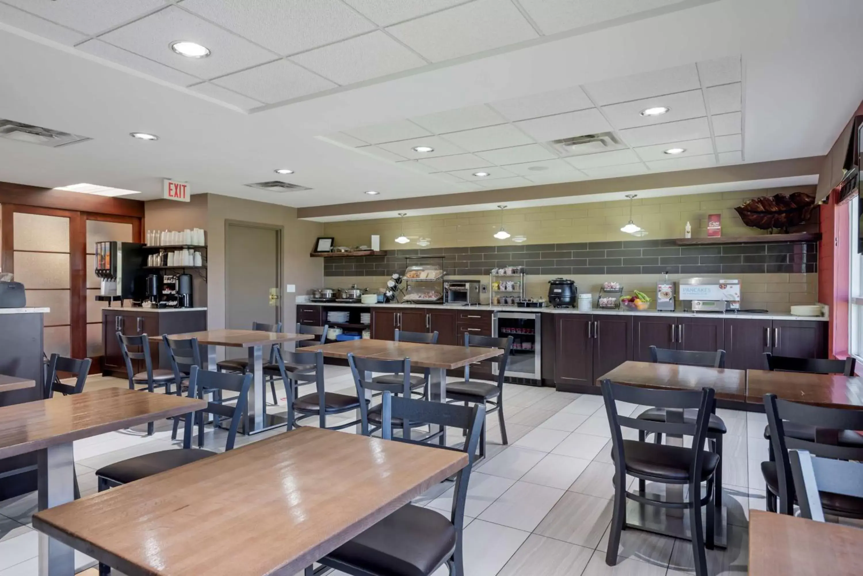 Breakfast, Restaurant/Places to Eat in Best Western Plus Red Deer Inn & Suite