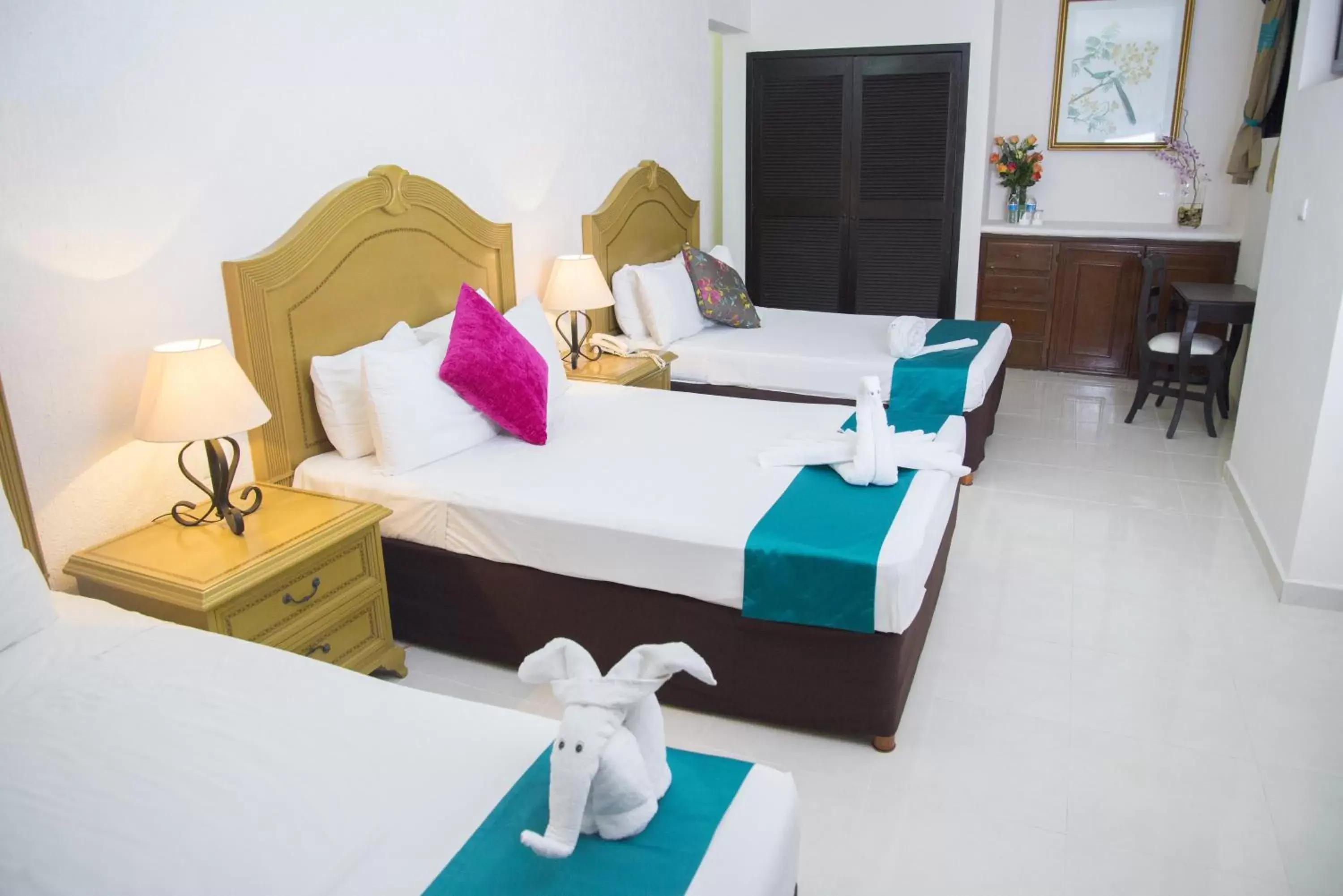 Family Room in Maison del Embajador Family Room in Maison del Embajador