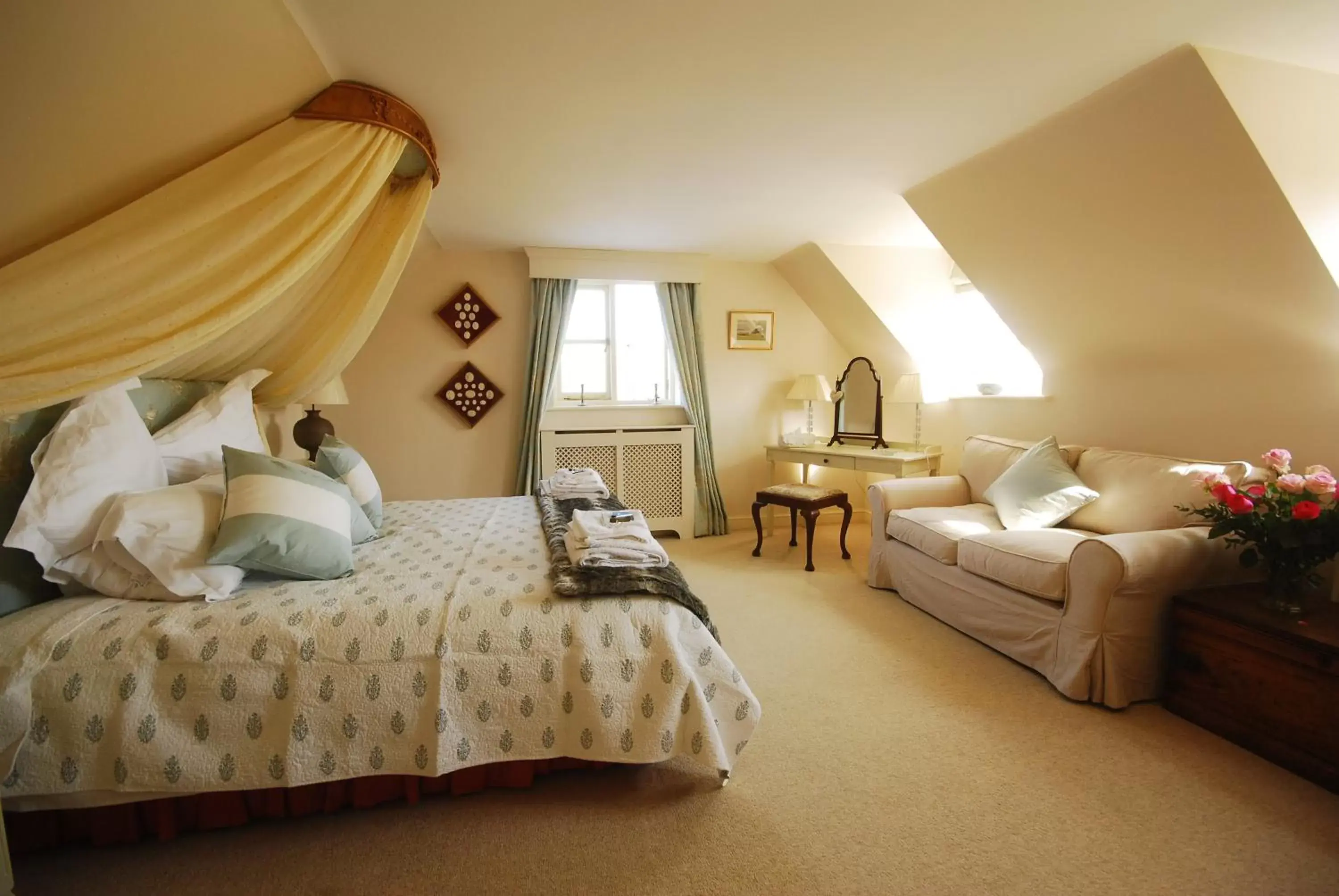 Photo of the whole room in Rookwood Farmhouse B&B