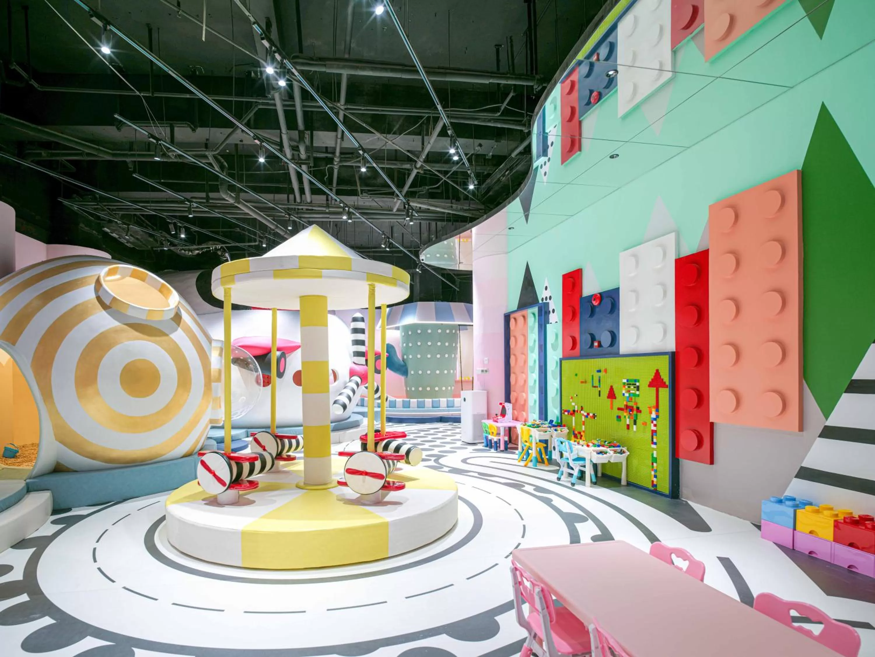 Kids's club in Ramada Plaza Shanghai Pudong Airport - 3 mins to PVG depature floor & check entrance with hotel shuttle