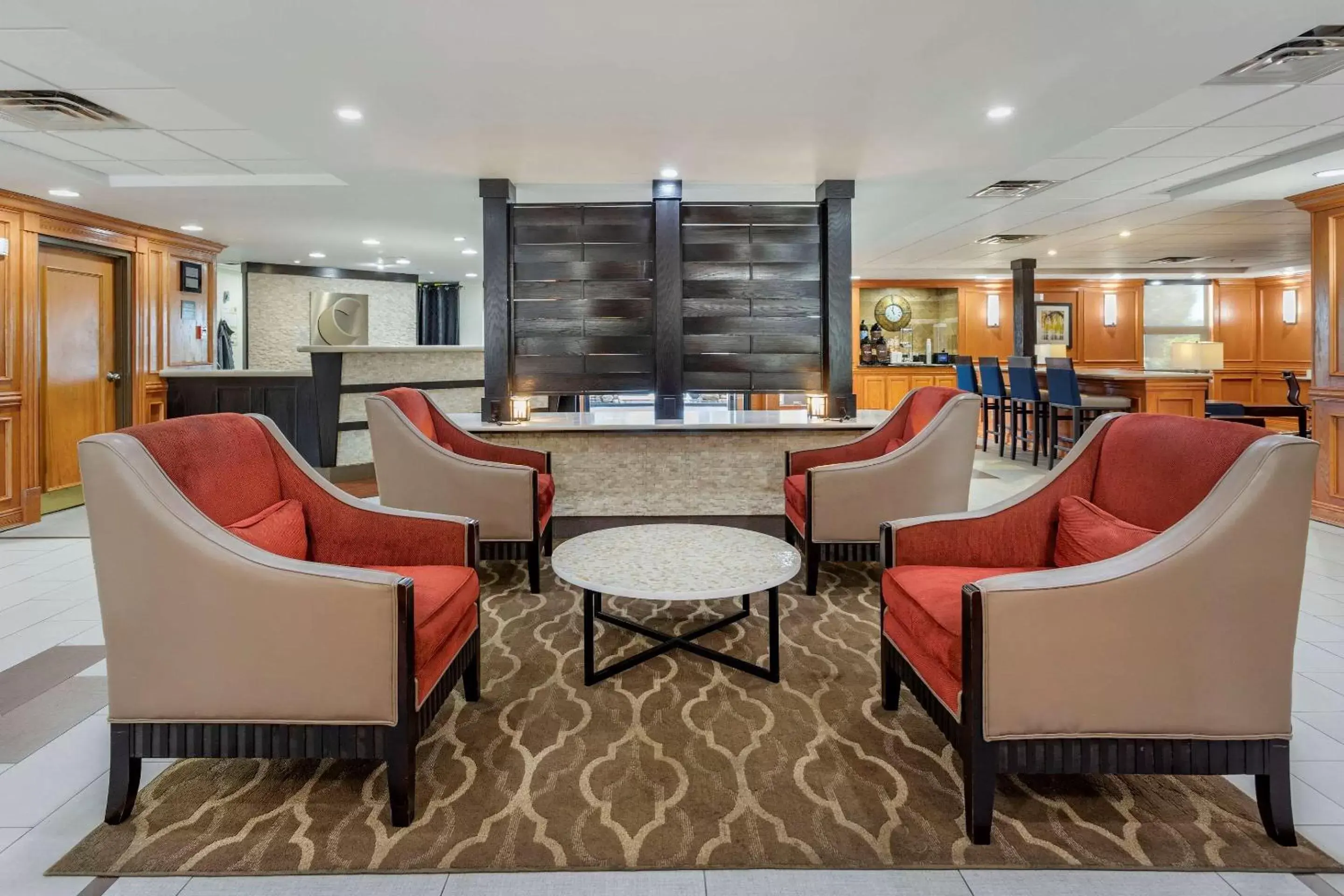 Lobby or reception, Lounge/Bar in Comfort Inn & Suites Little Rock Airport