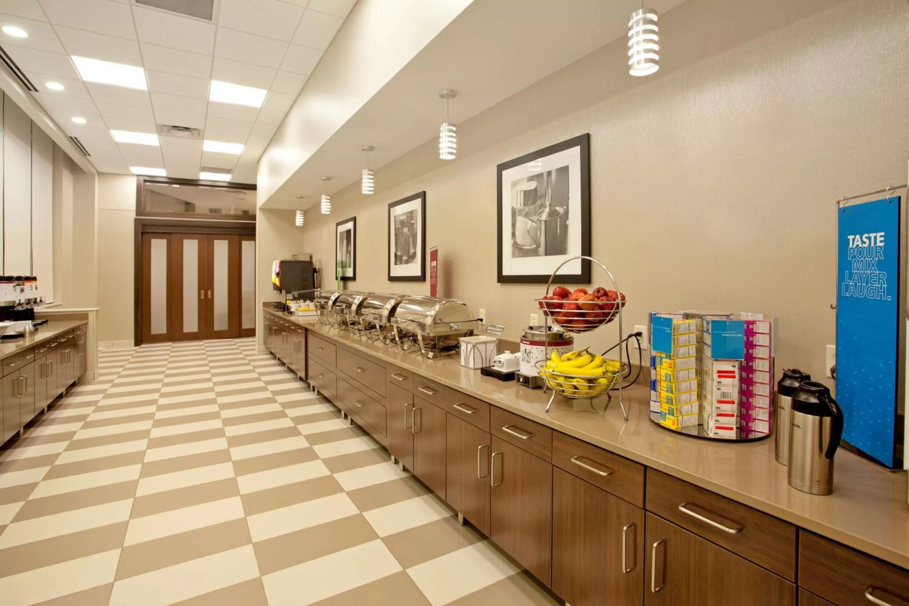Restaurant/places to eat in Hampton Inn & Suites - Minneapolis/Downtown