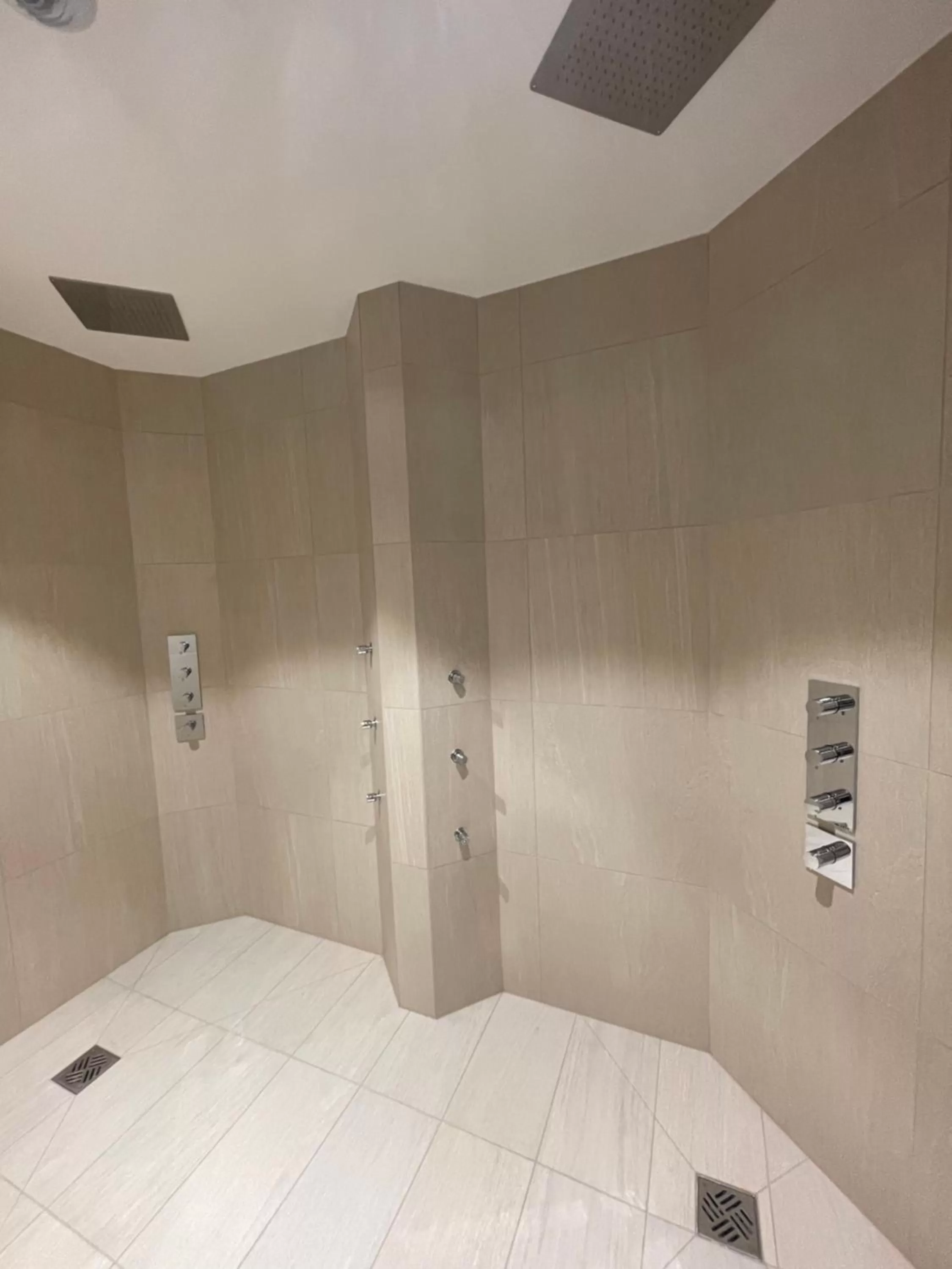 Spa and wellness centre/facilities, Bed in Hotel SPA Husseren Collections - Proche Colmar - Eguisheim