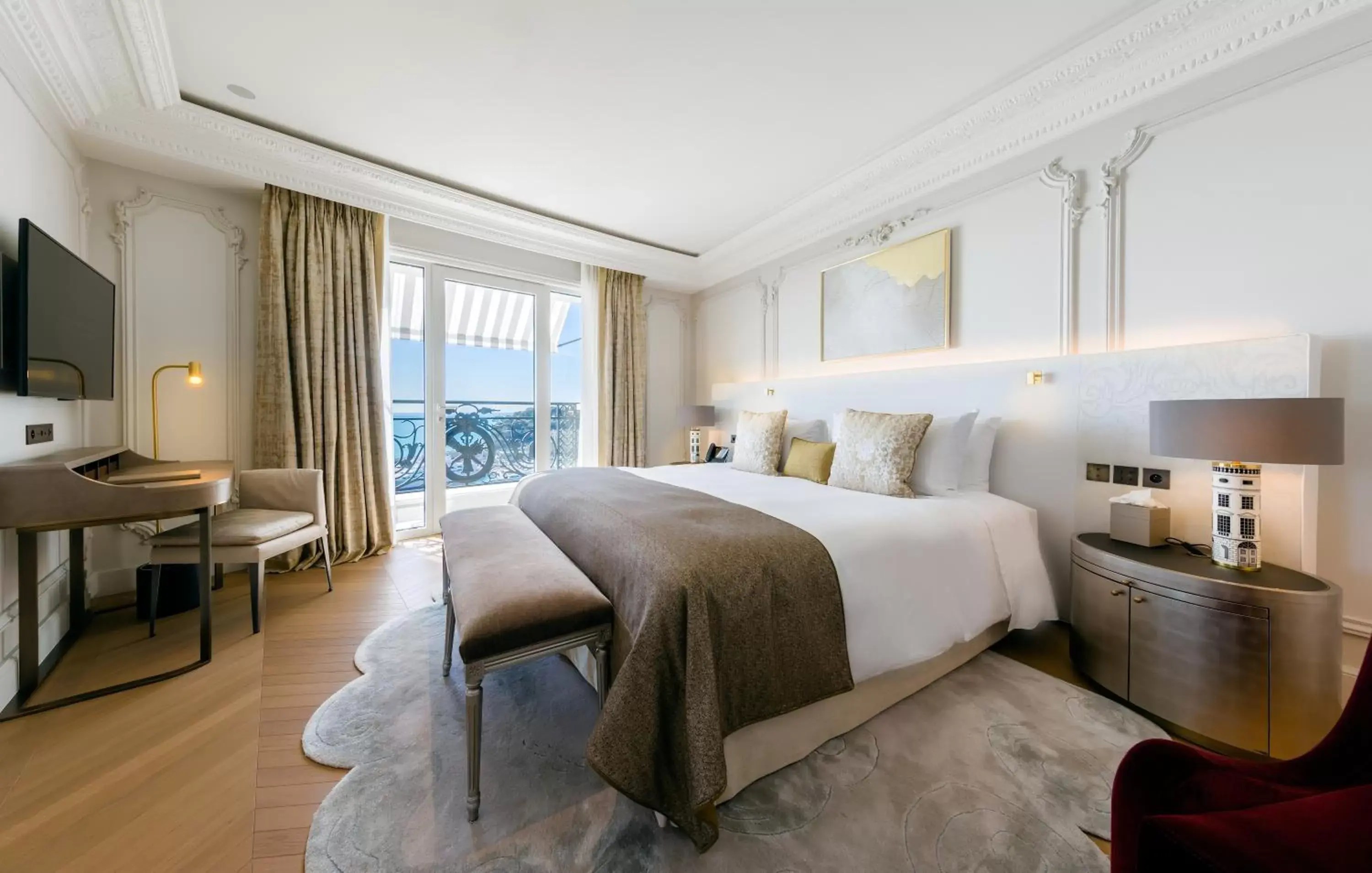 Photo of the whole room in Hôtel de Paris Monte-Carlo