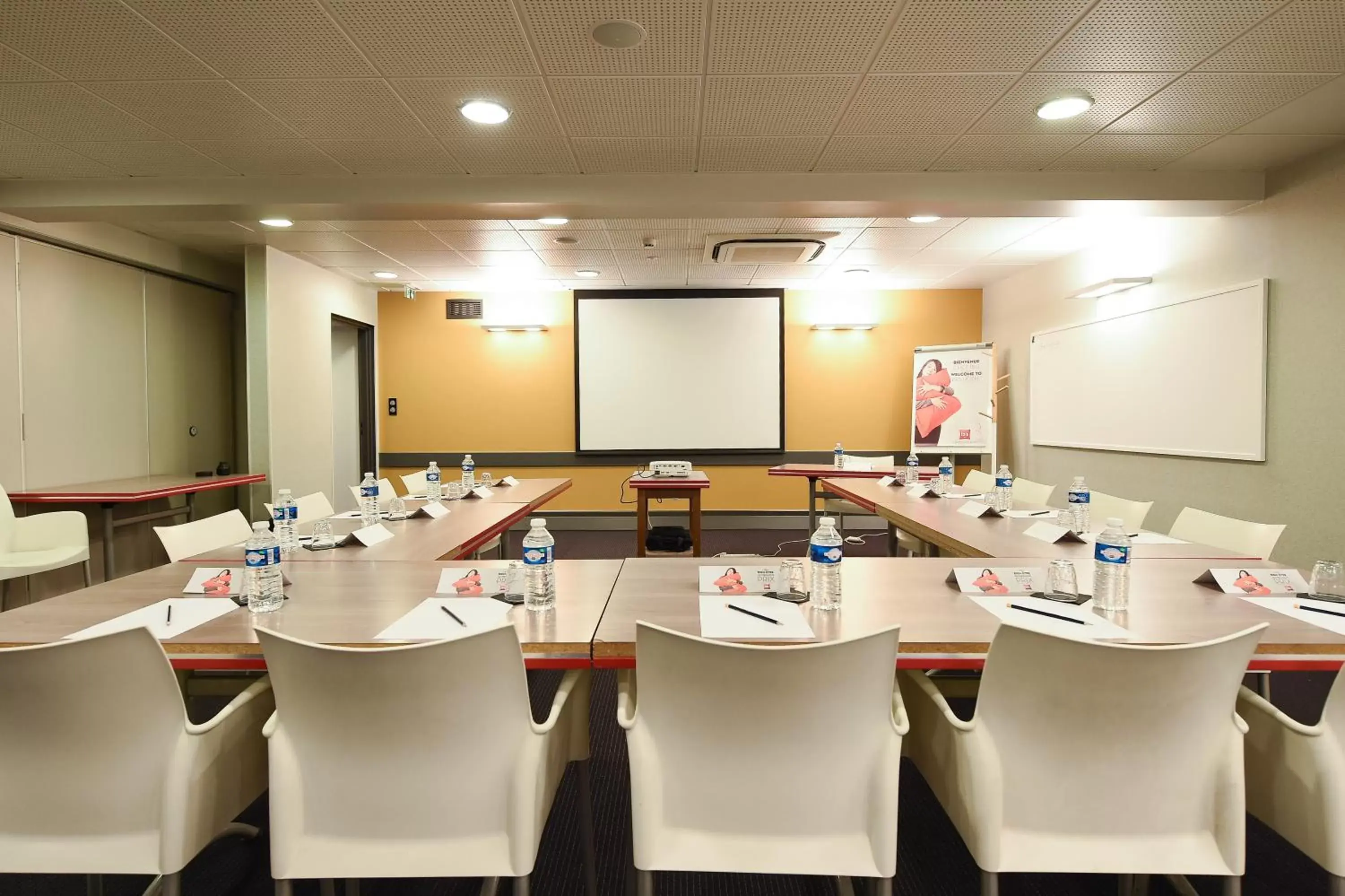Meeting/conference room in ibis Dijon Gare