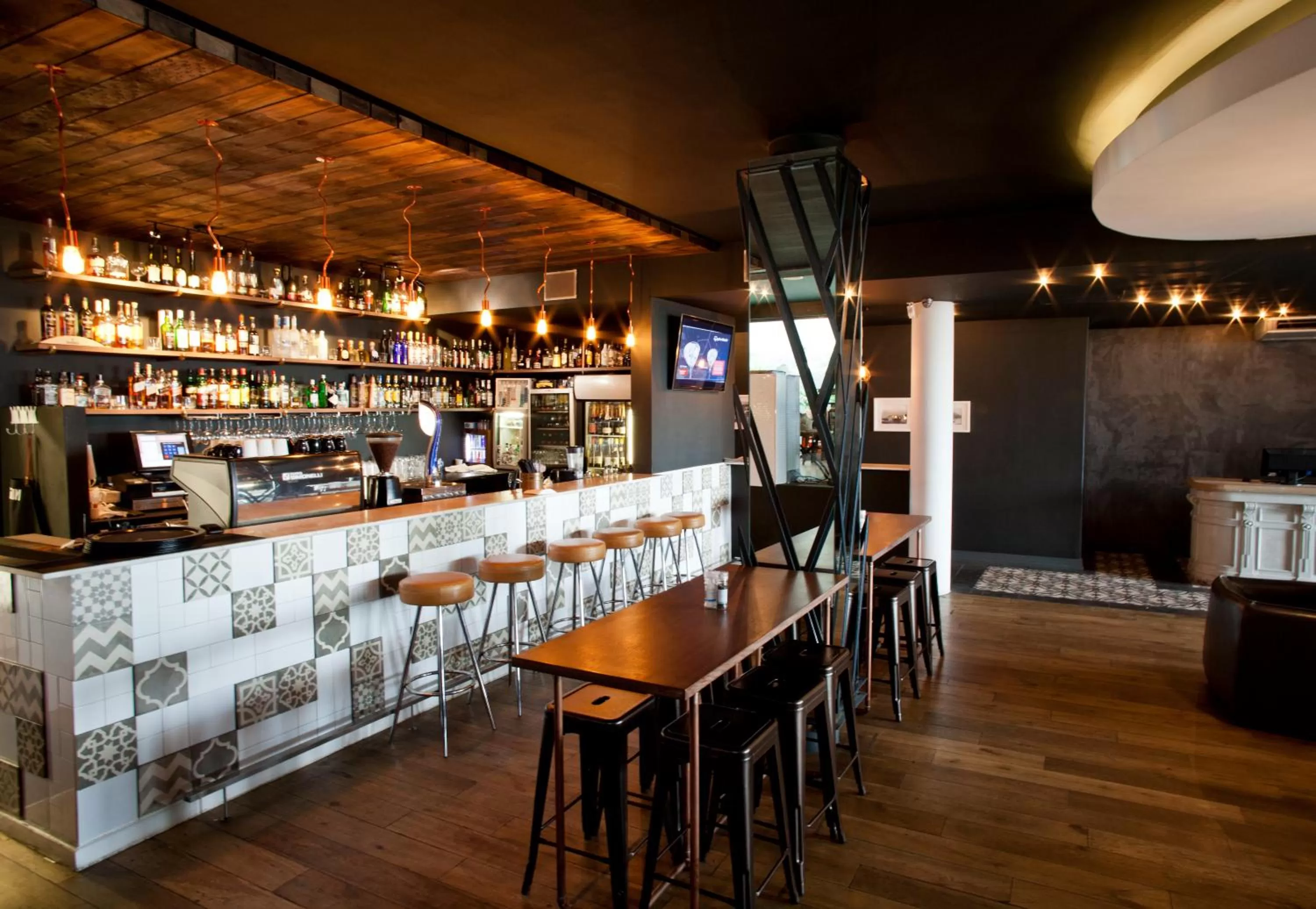 Restaurant/places to eat in La Splendida Hotel by NEWMARK