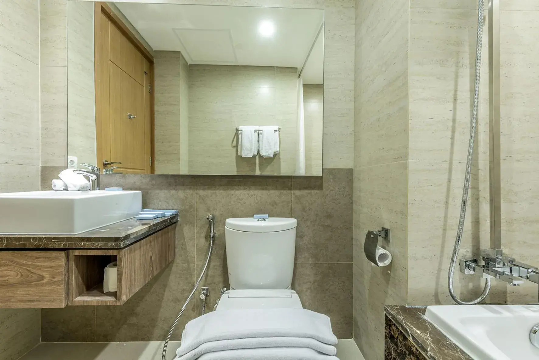 Bathroom in Grande Valore Hotel & Serviced-Apartment