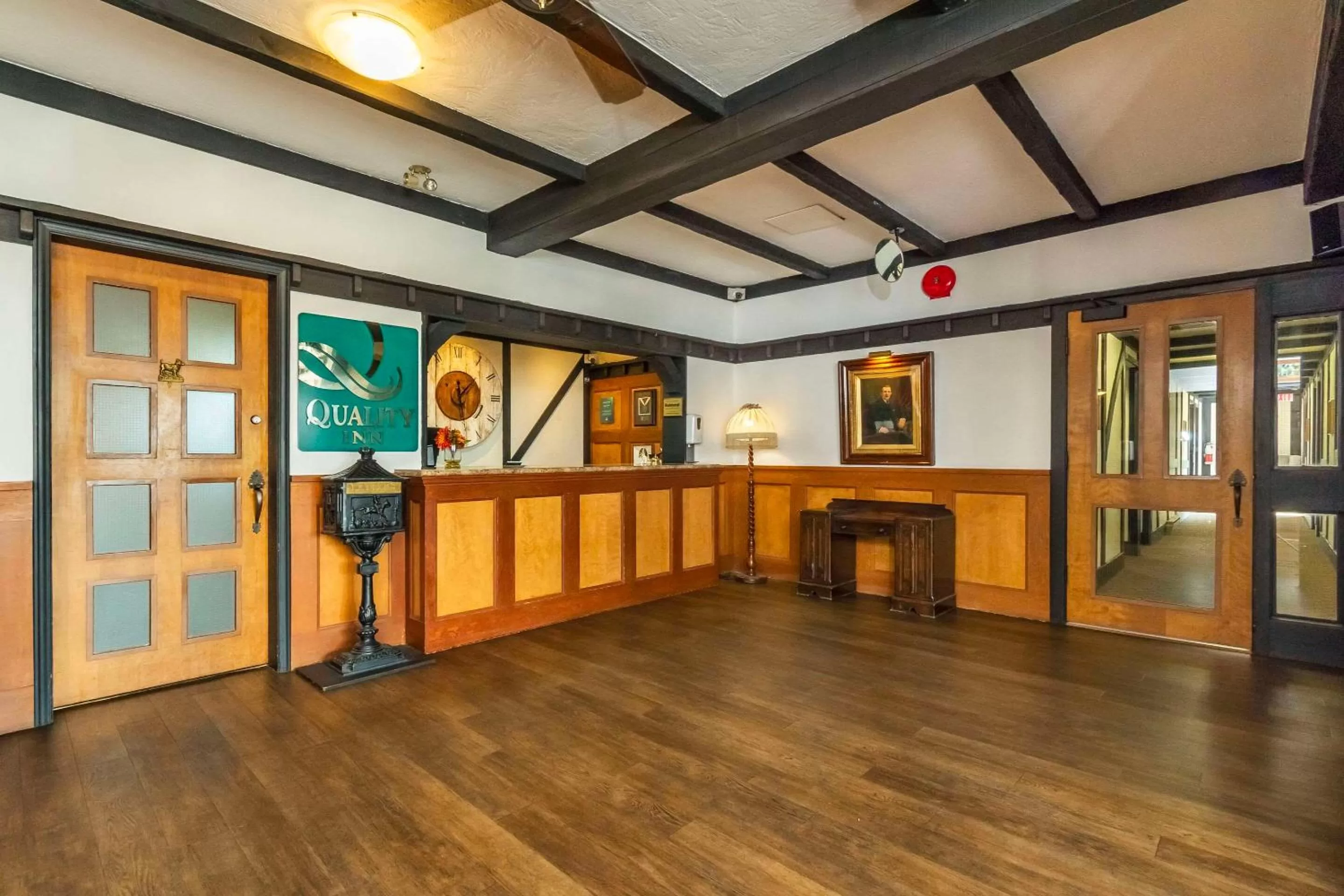 Lobby or reception in Quality Inn Waddling Dog