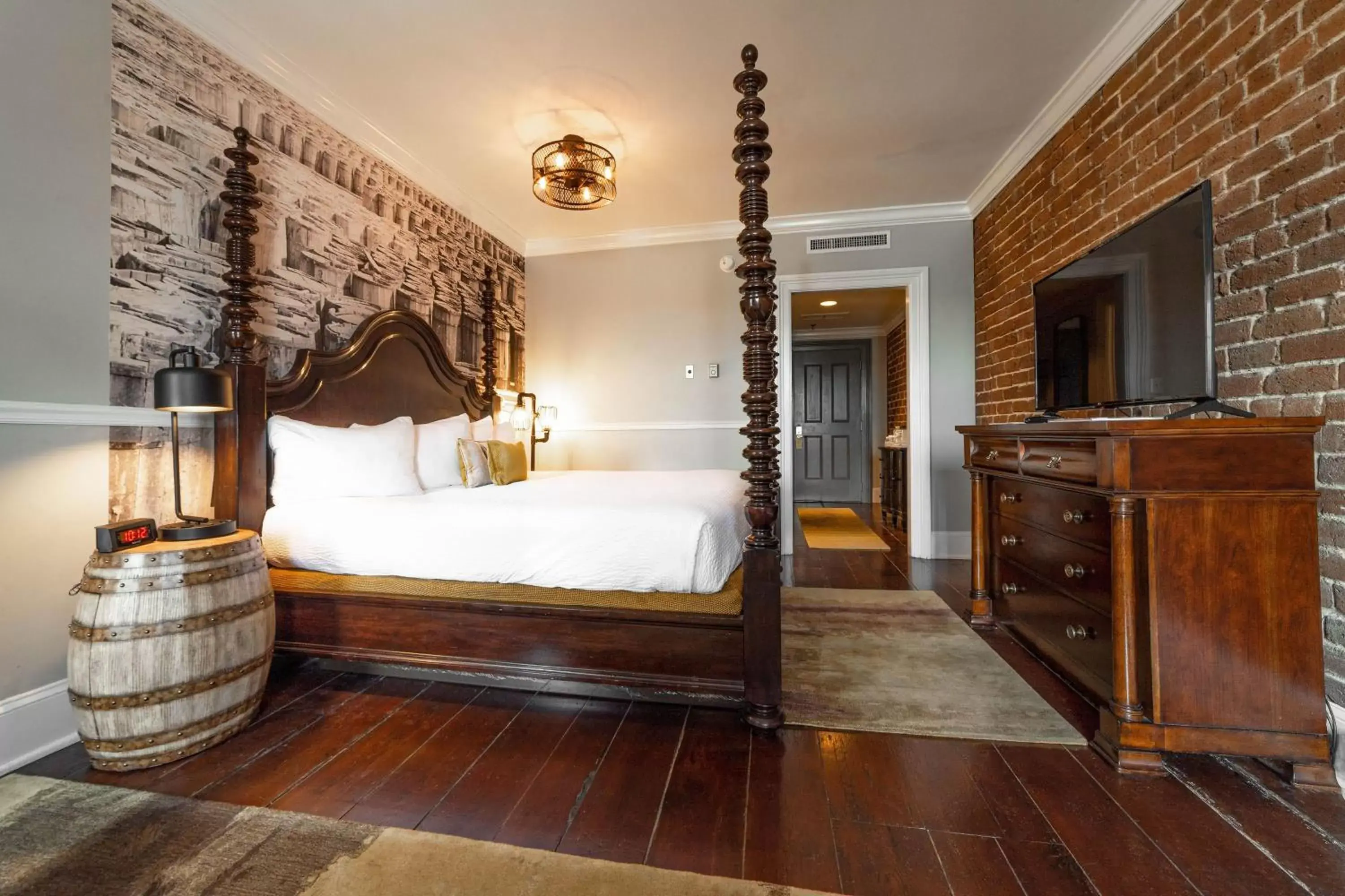 Bedroom, Bed in River Street Inn