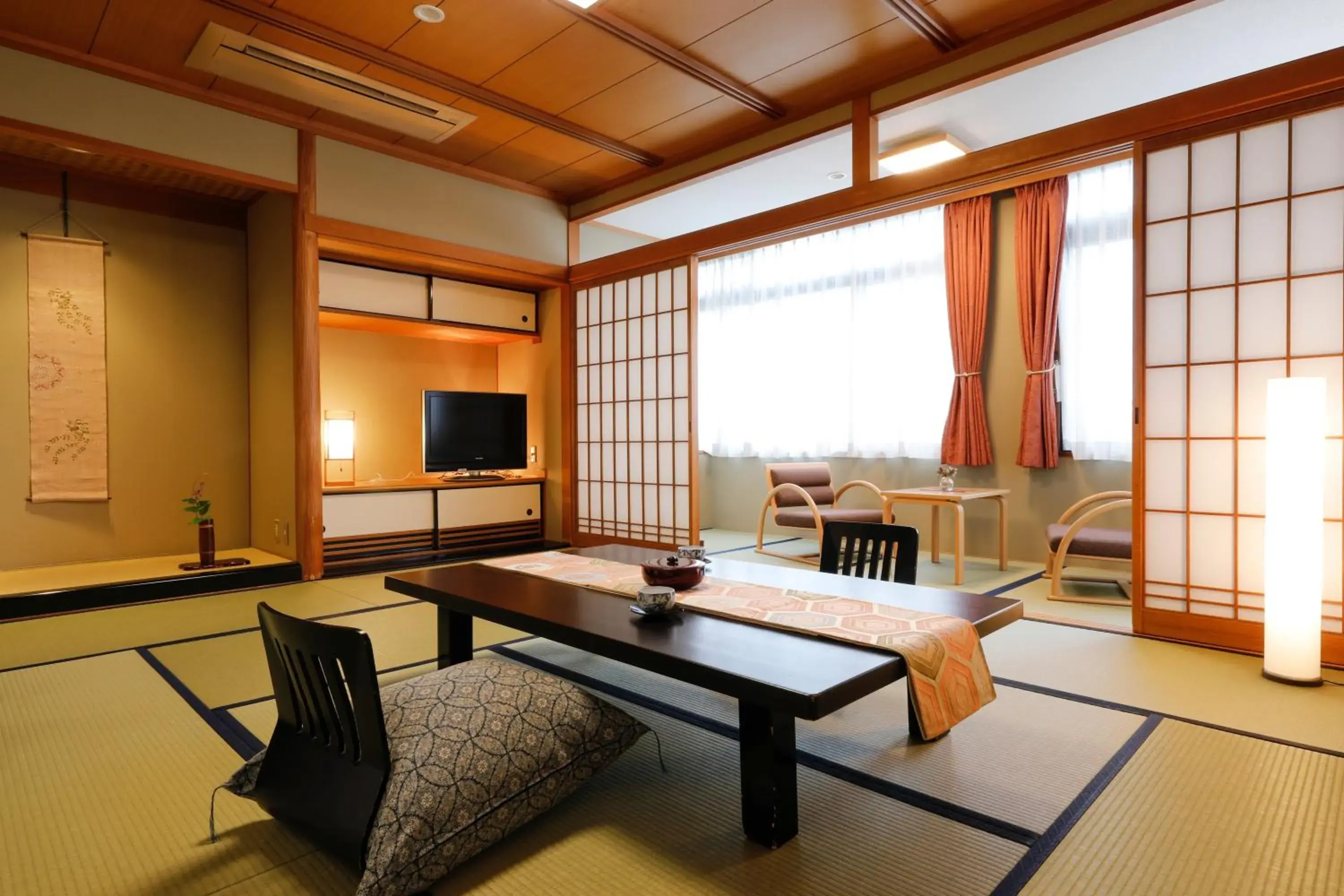 Photo of the whole room, Seating Area in Asukasou Hotel