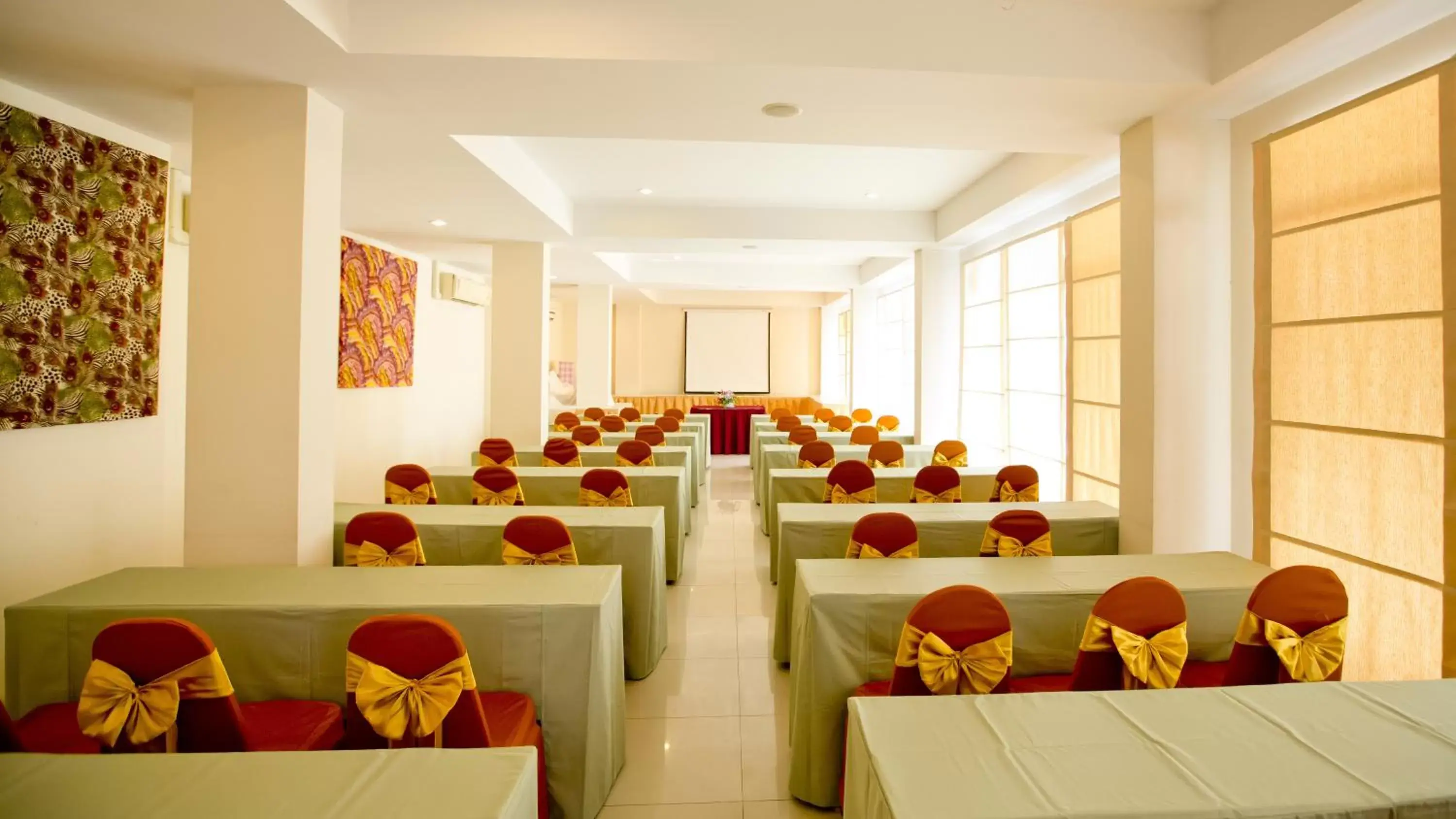 Business facilities in Sinsuvarn Airport Suite Hotel SHA Extra Plus Certified B5040