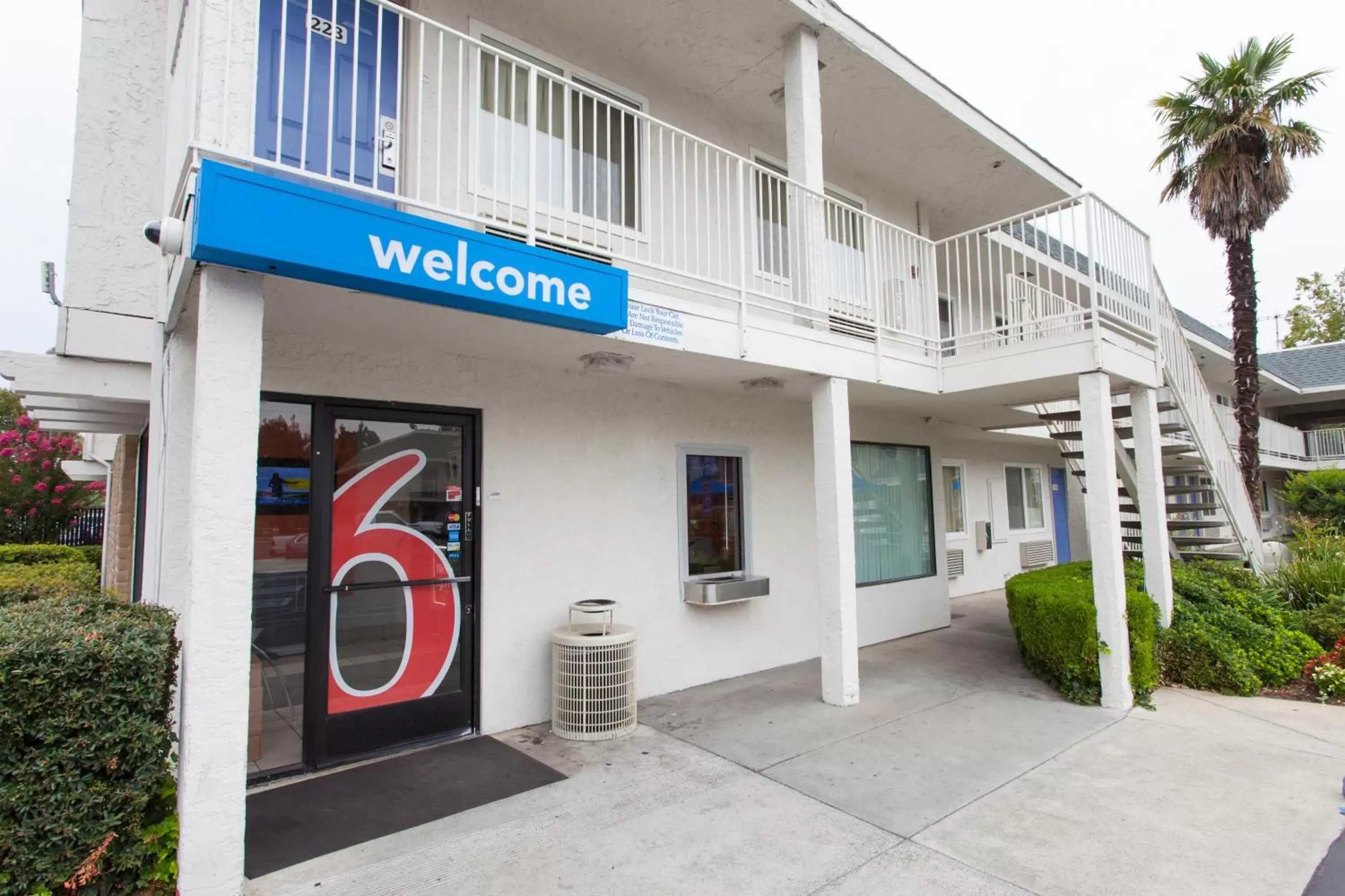 Facade/entrance, Property Building in Motel 6-Sacramento, CA - Central
