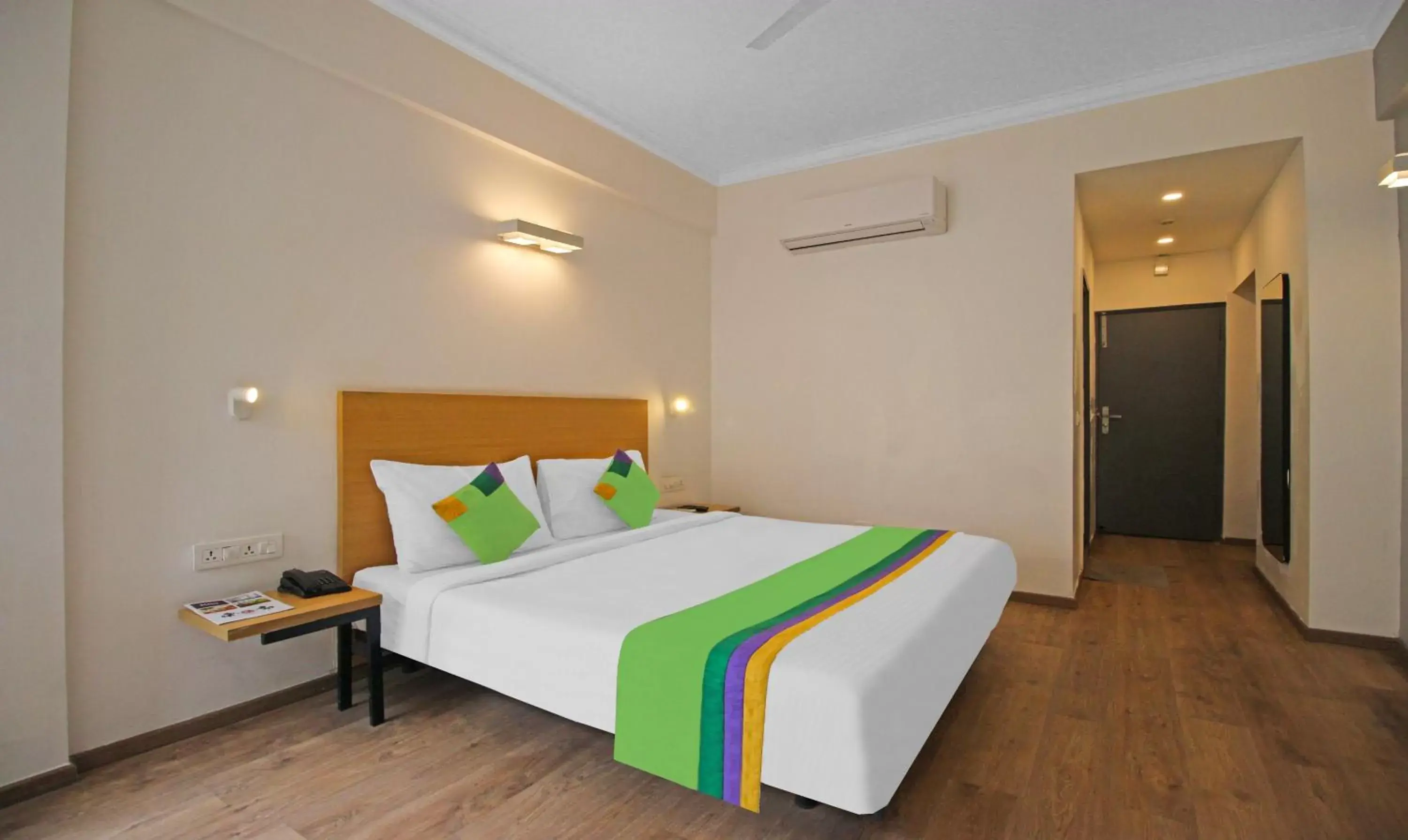 Bedroom, Bed in Treebo Grand Legacy Shahenshah Bedroom, Bed in Treebo Grand Legacy Shahenshah