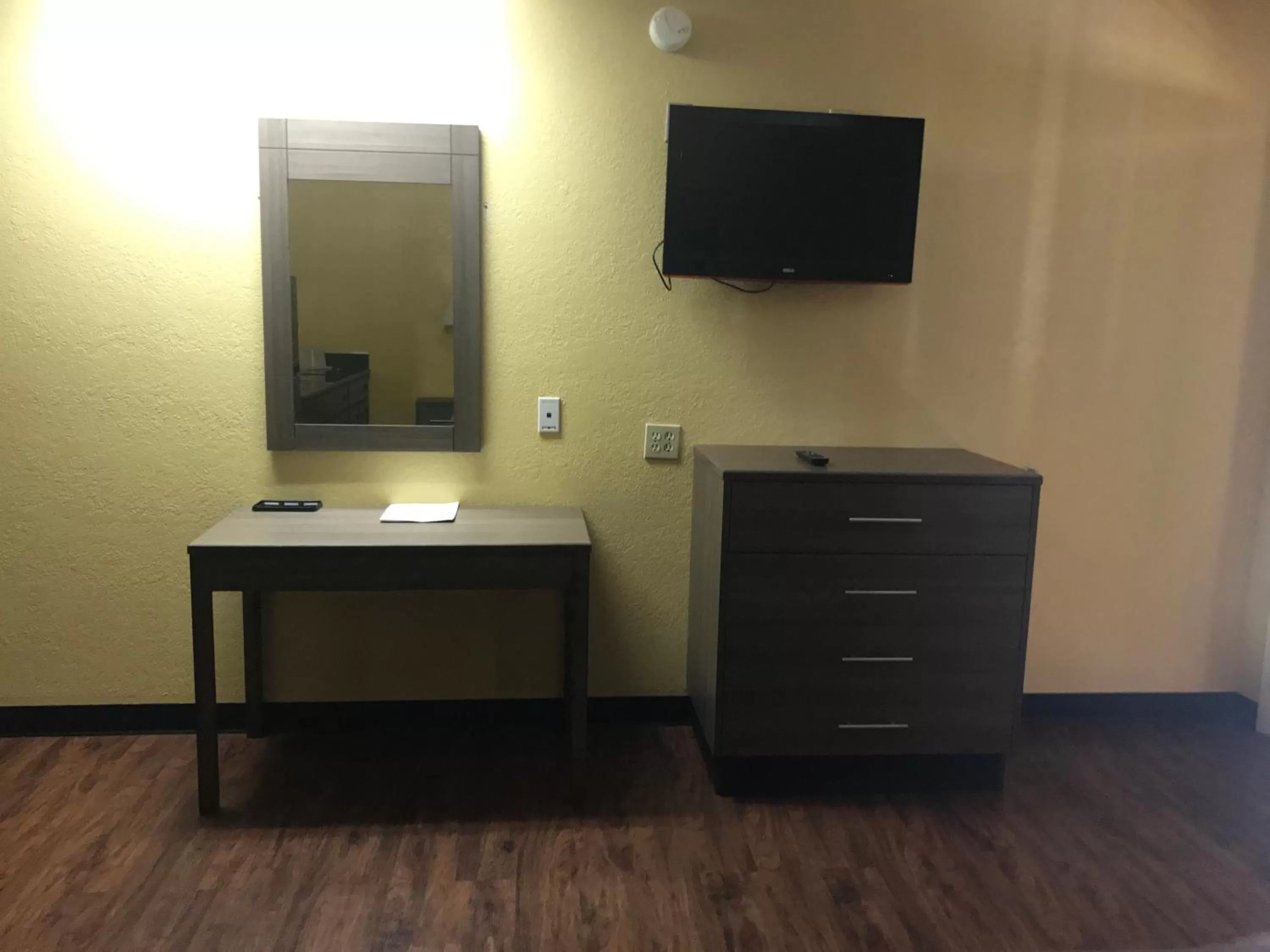 Decorative detail in Village Inn Cotulla