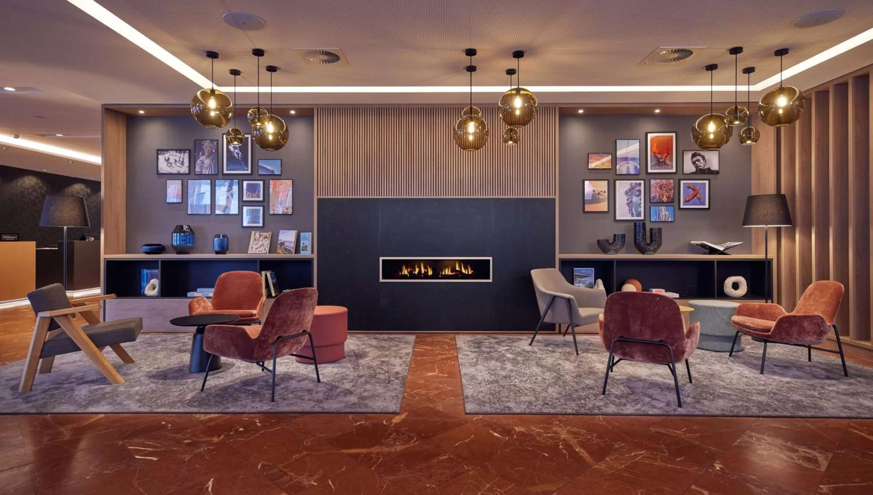 Lobby or reception in DoubleTree by Hilton Hannover Schweizerhof