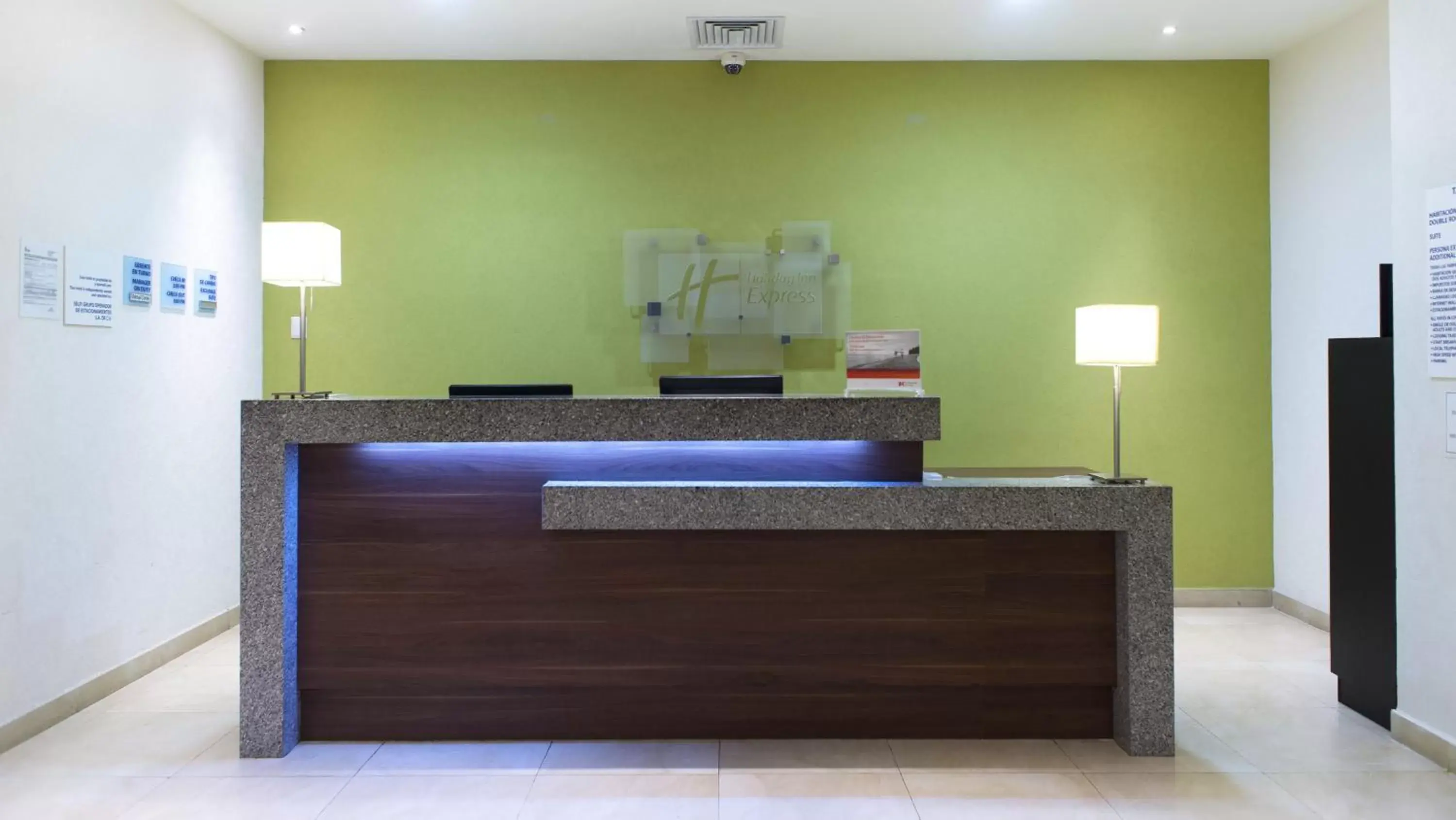 Property building, Lobby/Reception in Holiday Inn Express Xalapa