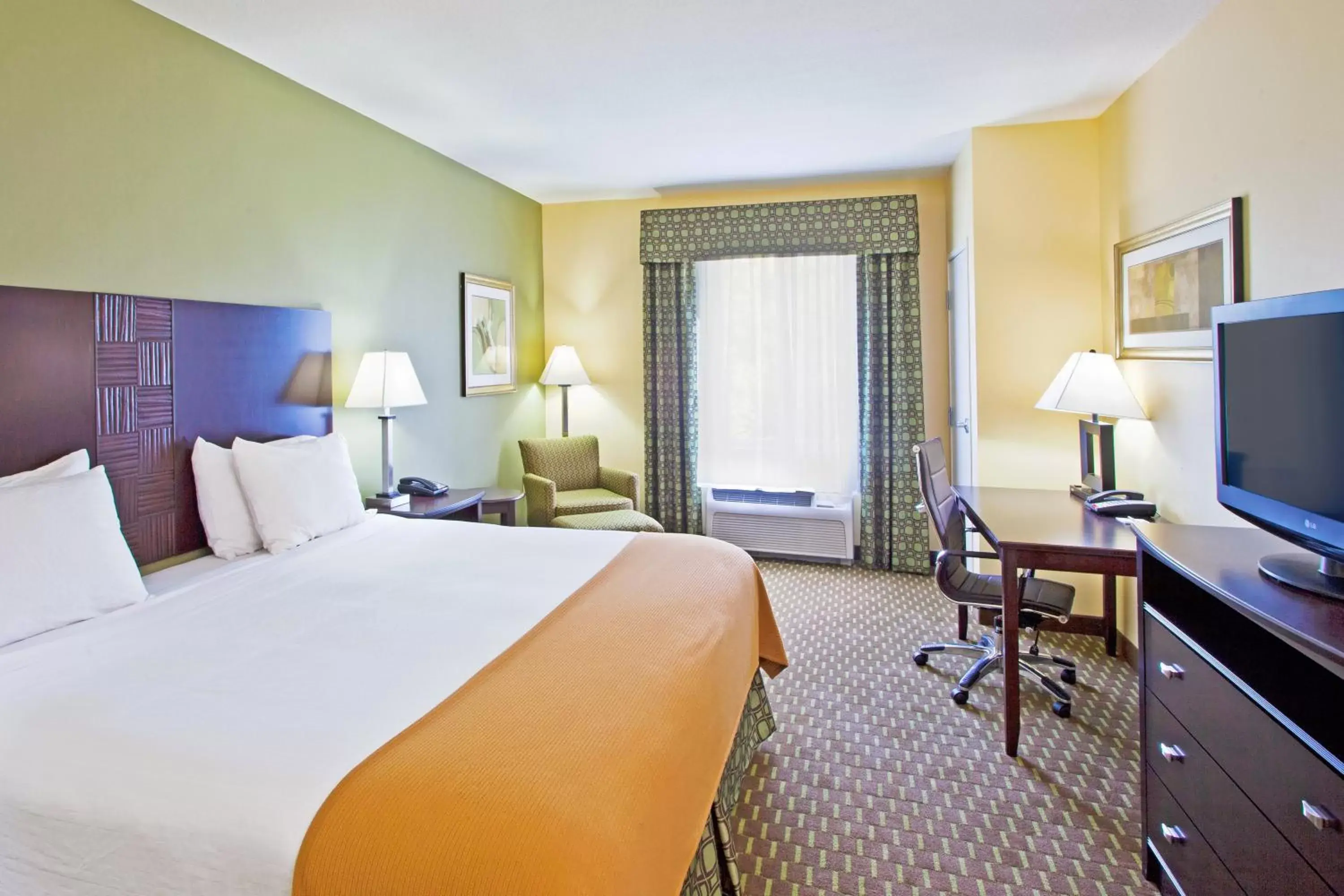 Photo of the whole room in Holiday Inn Express and Suites Saint Augustine North, an IHG Hotel