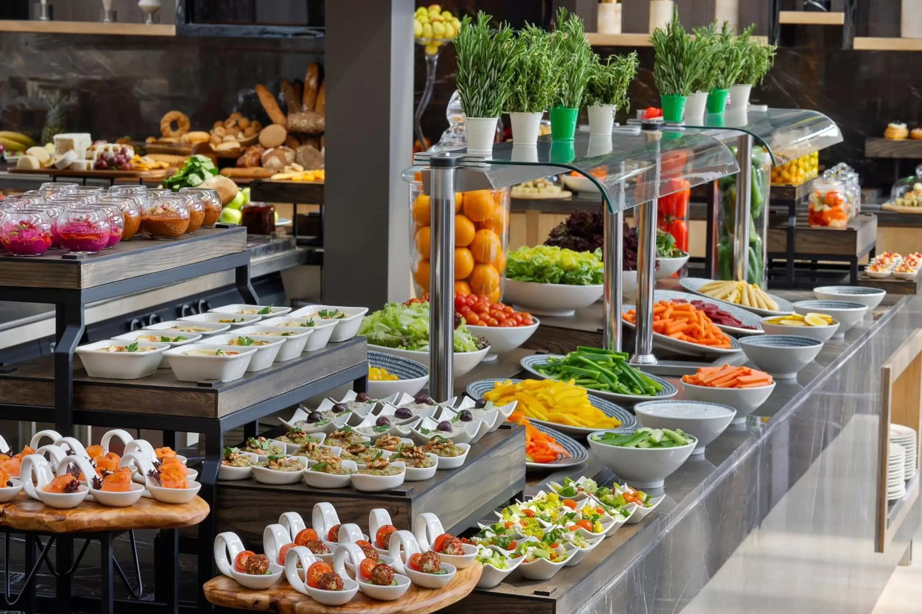 Restaurant/places to eat, Food in Jeddah Marriott Hotel Madinah Road