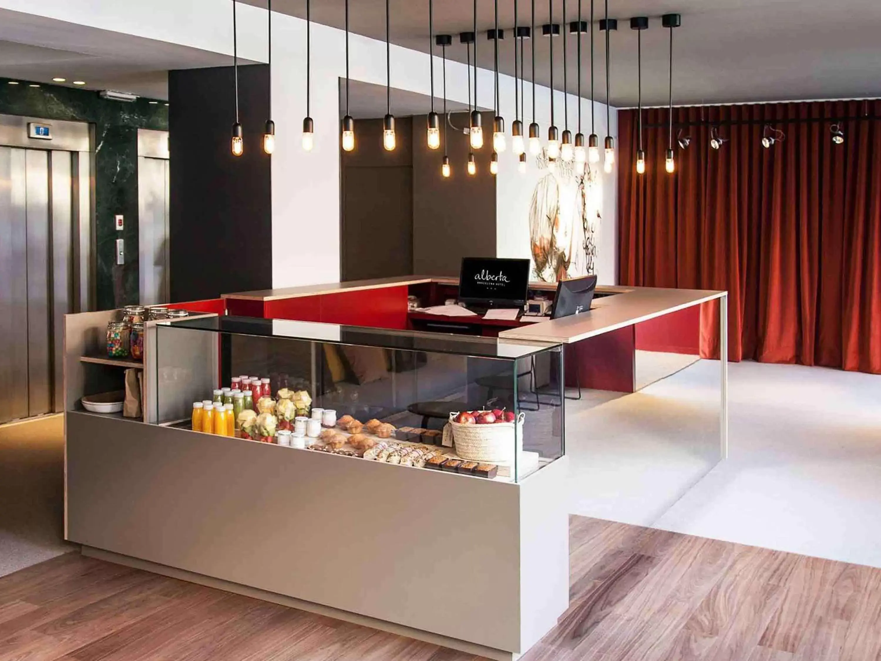 Restaurant/places to eat, Lobby/Reception in Mercure Alberta Barcelona