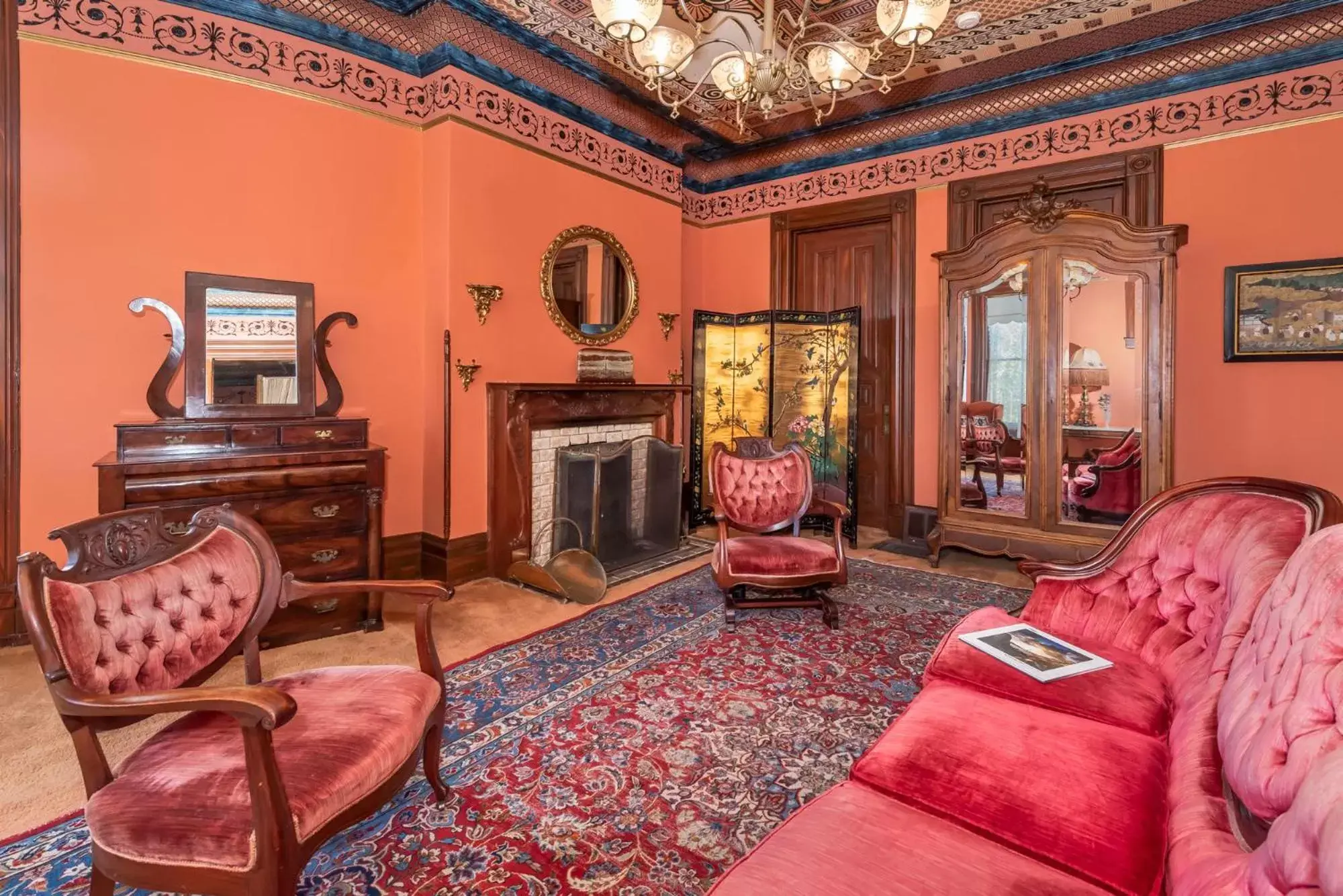 Seating Area in Chateau Tivoli Bed and Breakfast