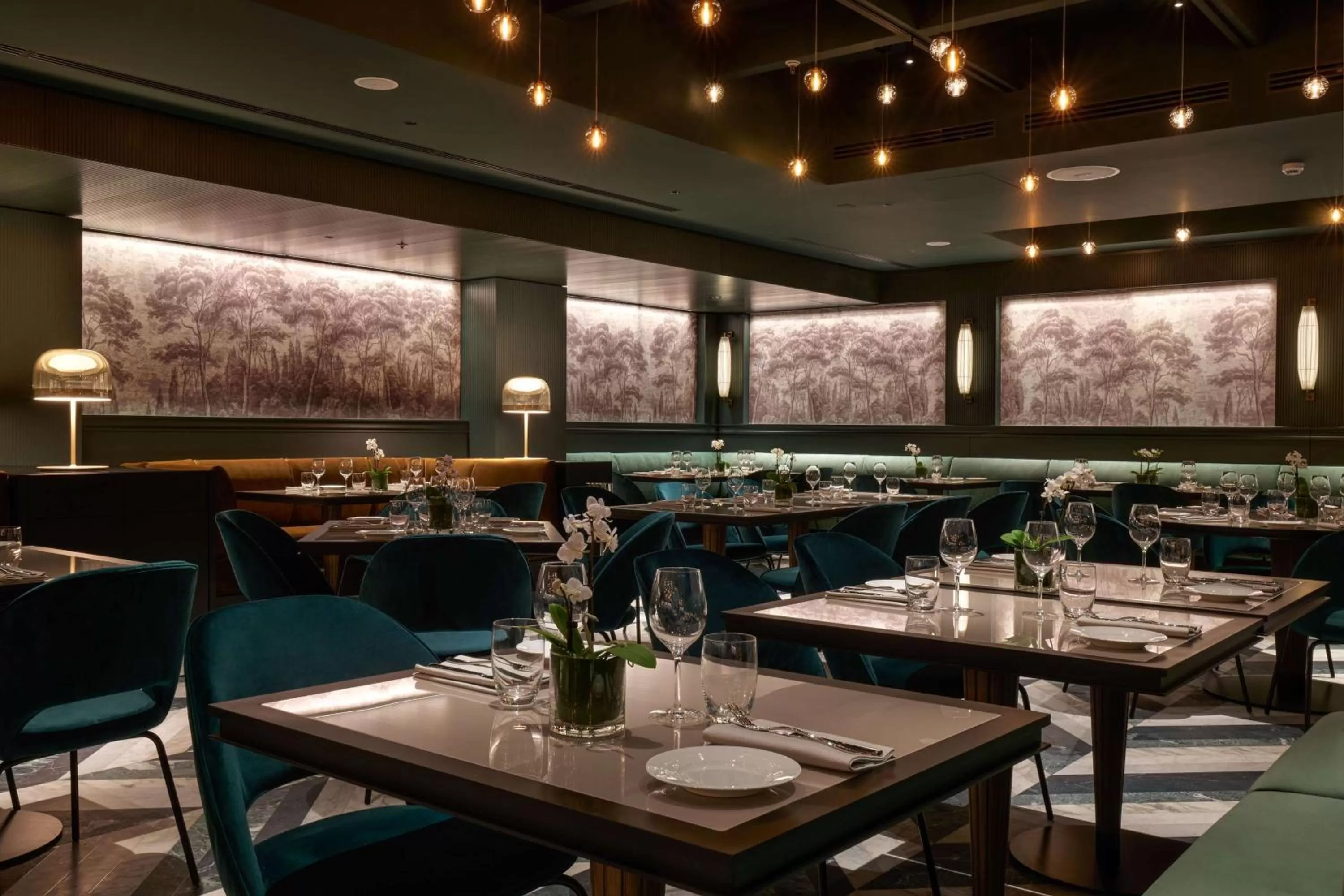 Restaurant/places to eat in Hilton Rome Eur La Lama