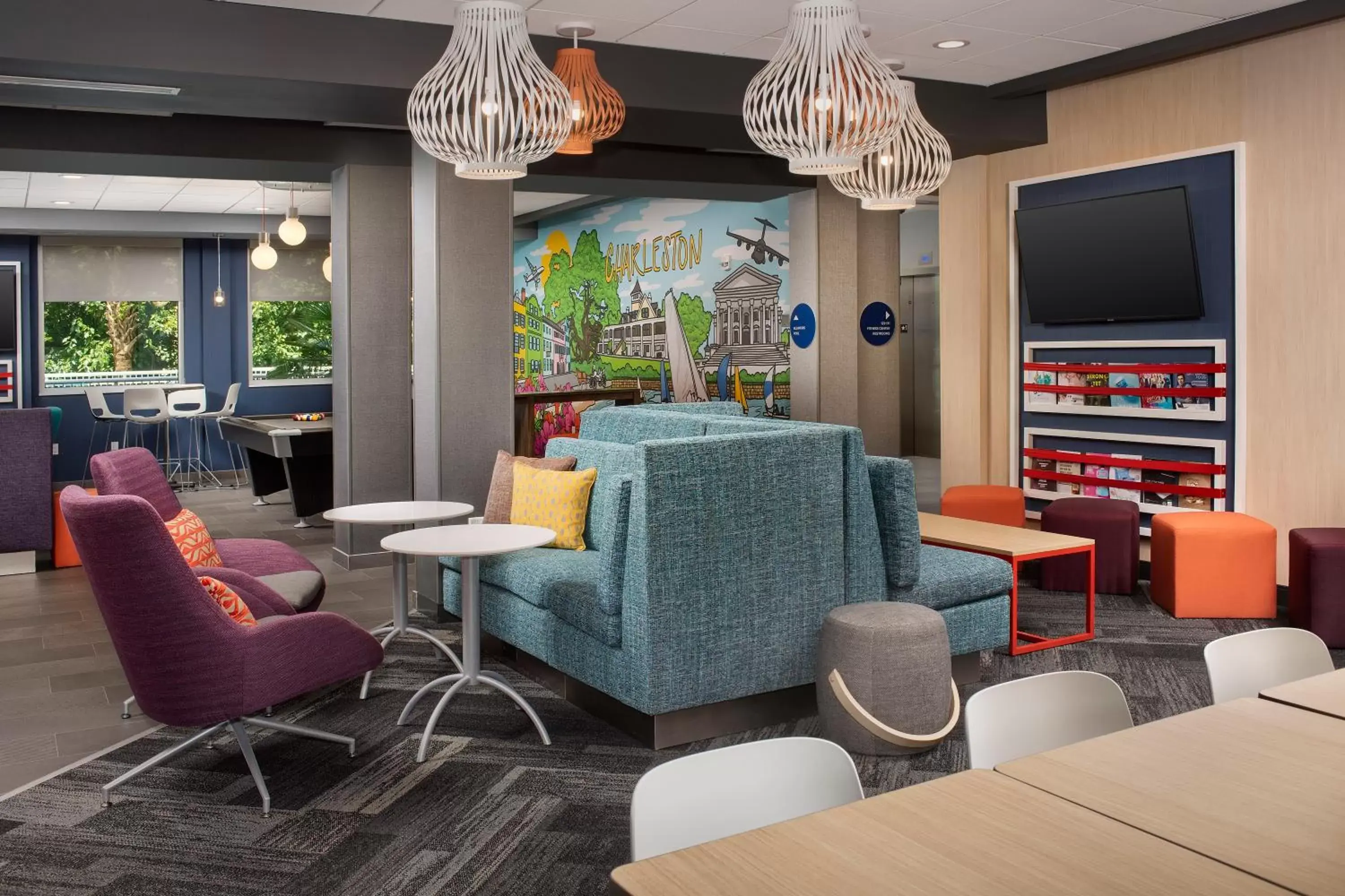 Lobby or reception, Lounge/Bar in Tru By Hilton Charleston Ashley Phosphate, Sc