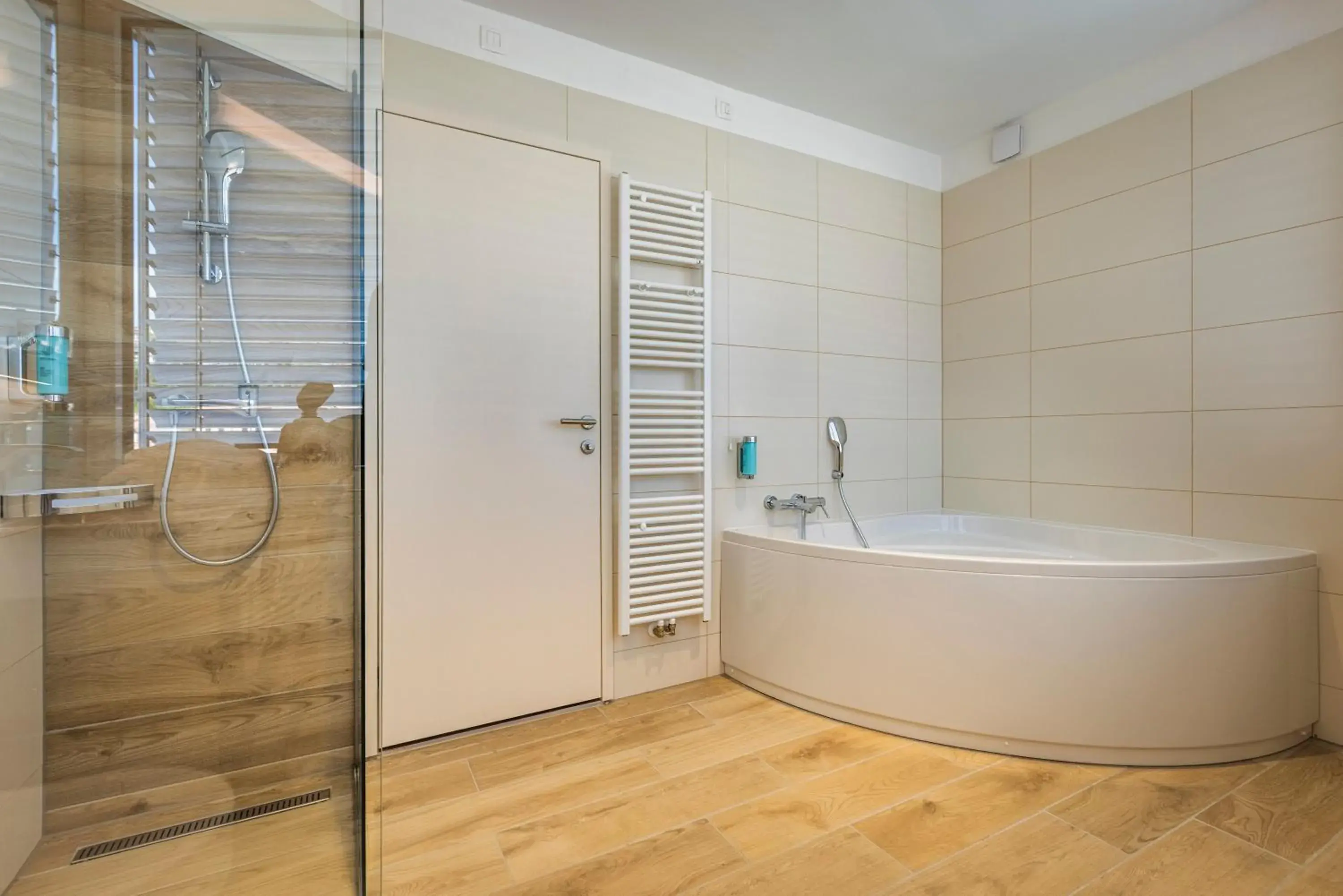 Shower, Bathroom in Hotel Histrion