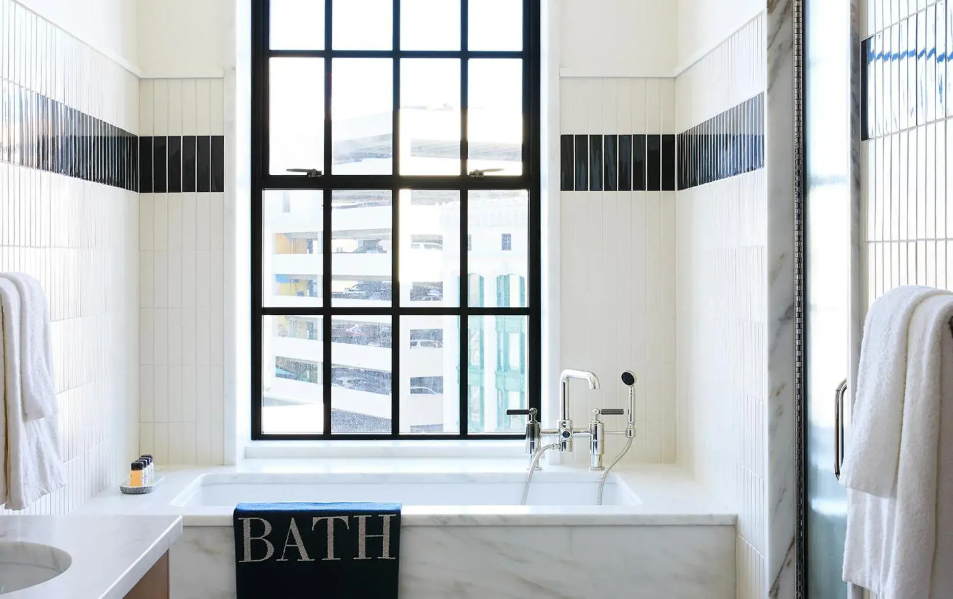 Bathroom, Kitchen/Kitchenette in Shinola Hotel