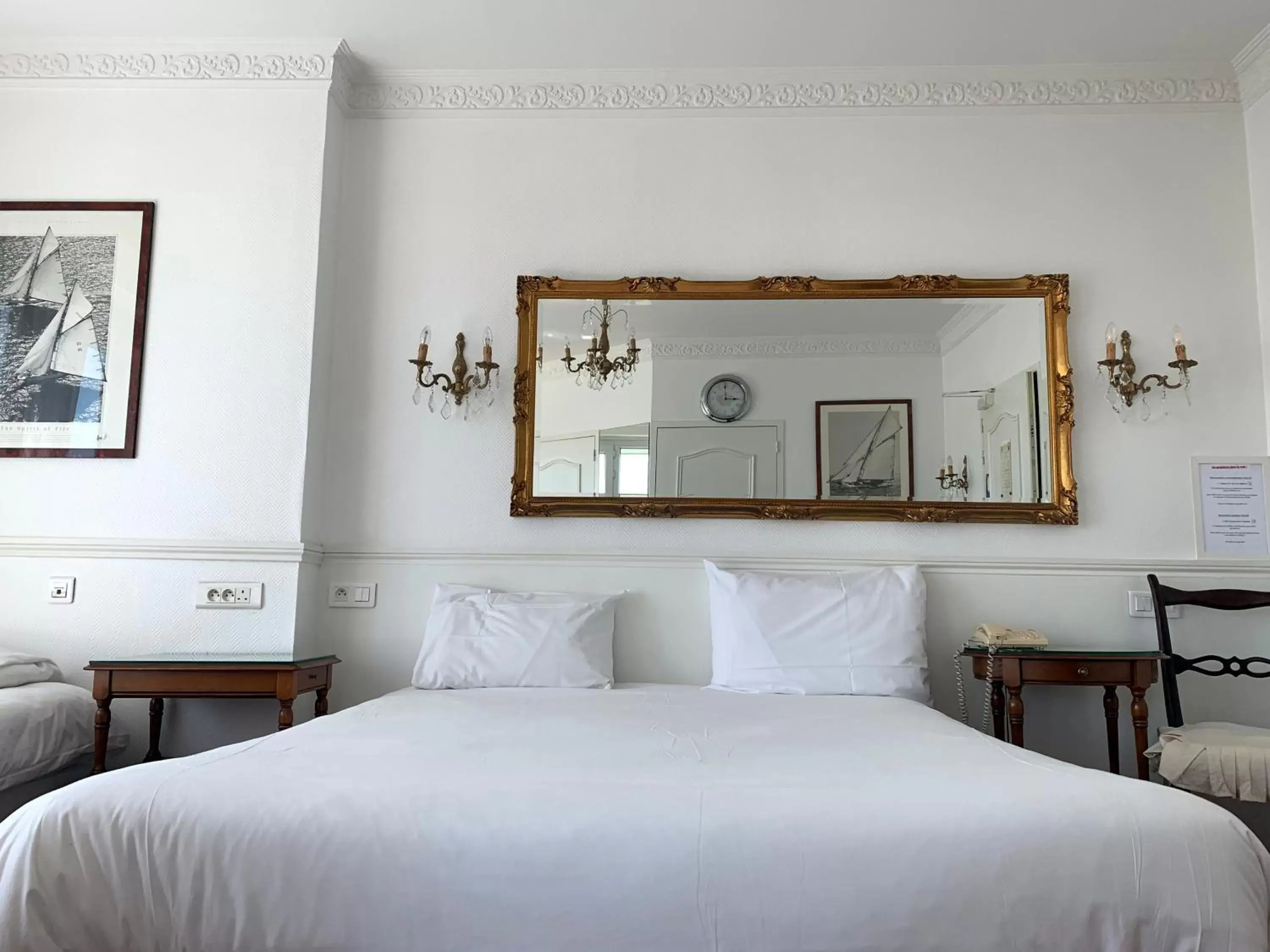 Bedroom, Bed in Abalys Hotel