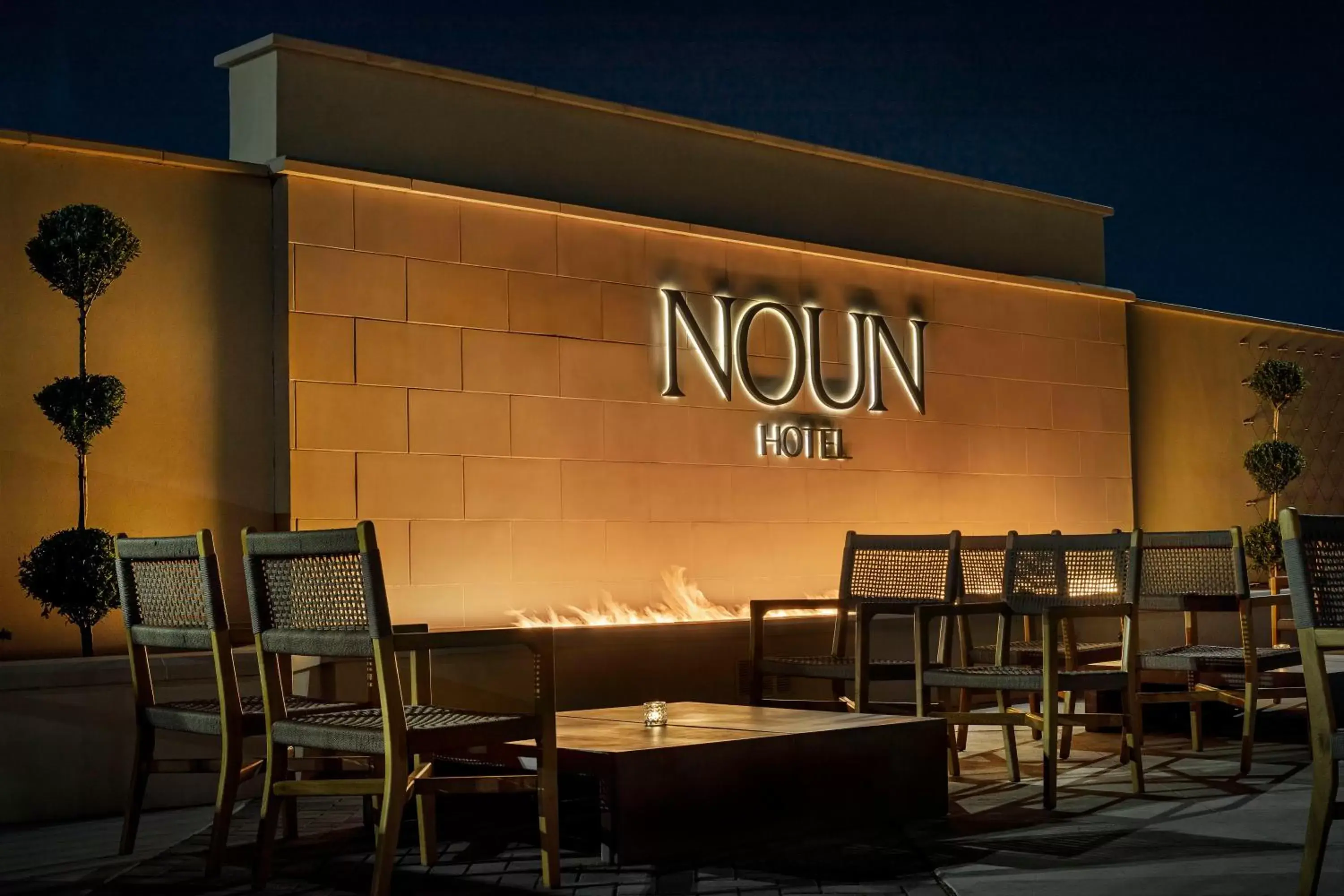 Property building, Restaurant/Places to Eat in Noun Hotel