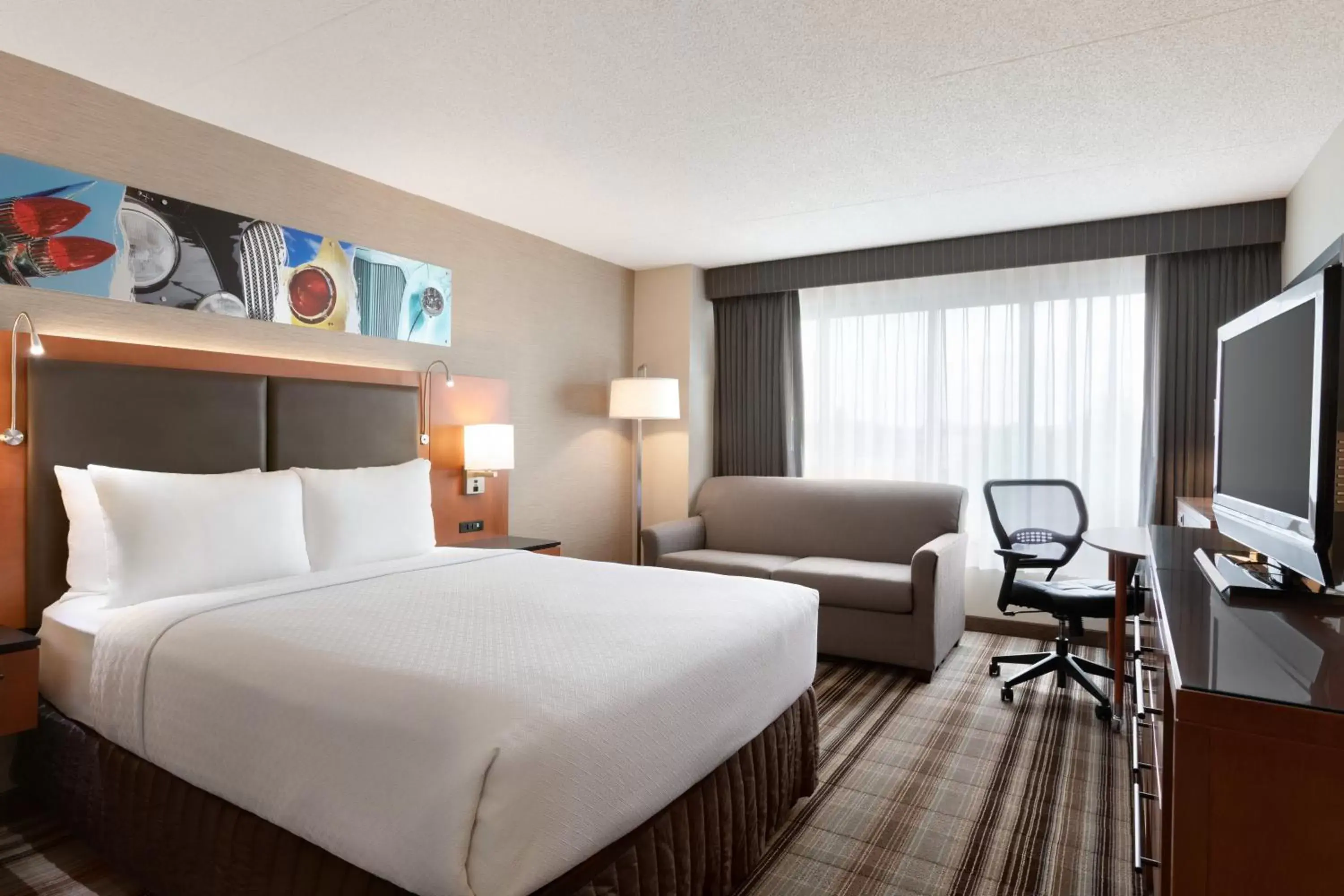 Photo of the whole room in Crowne Plaza Auburn Hills, an IHG Hotel