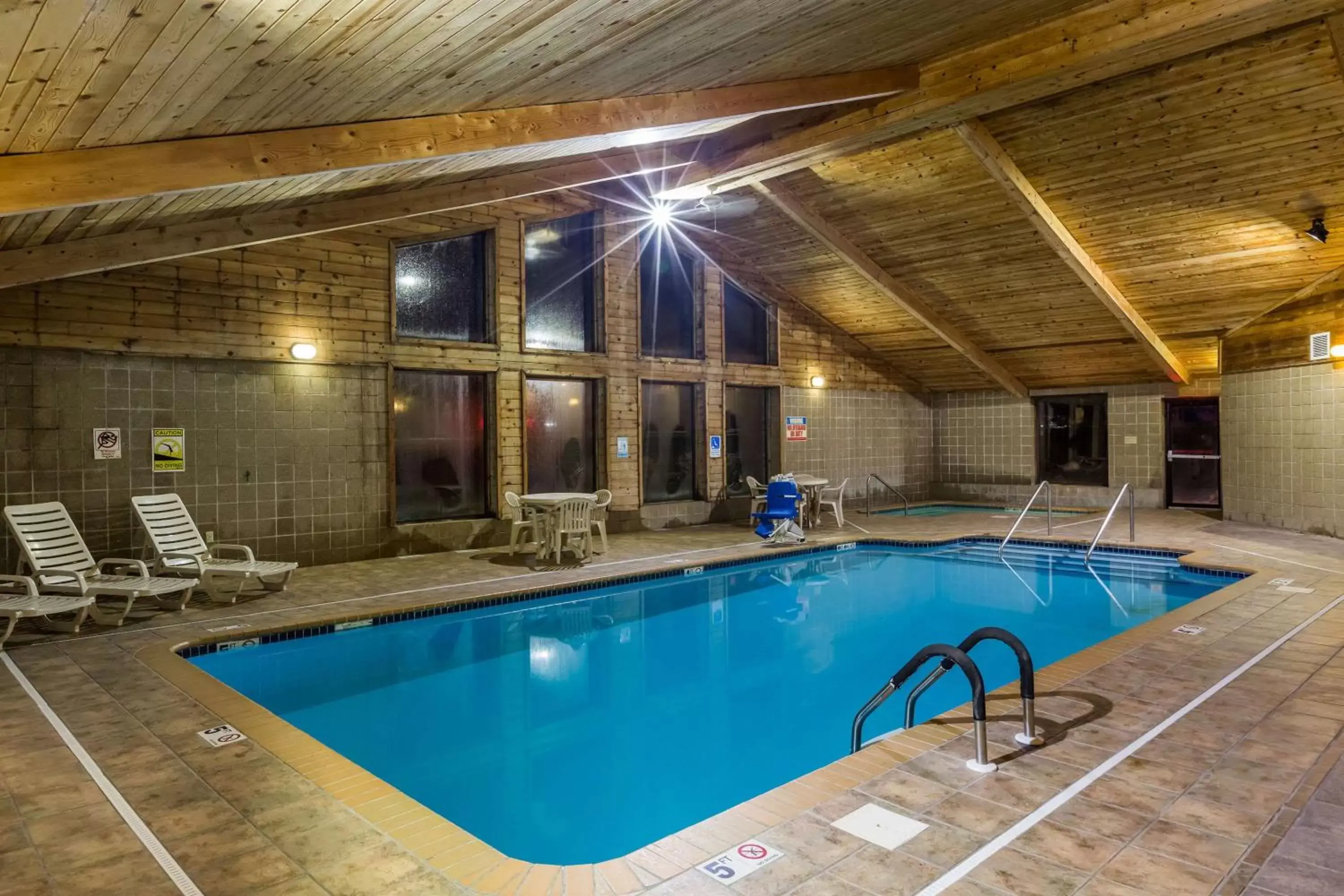 On site, Swimming Pool in Ramada by Wyndham Platte City KCI Airport