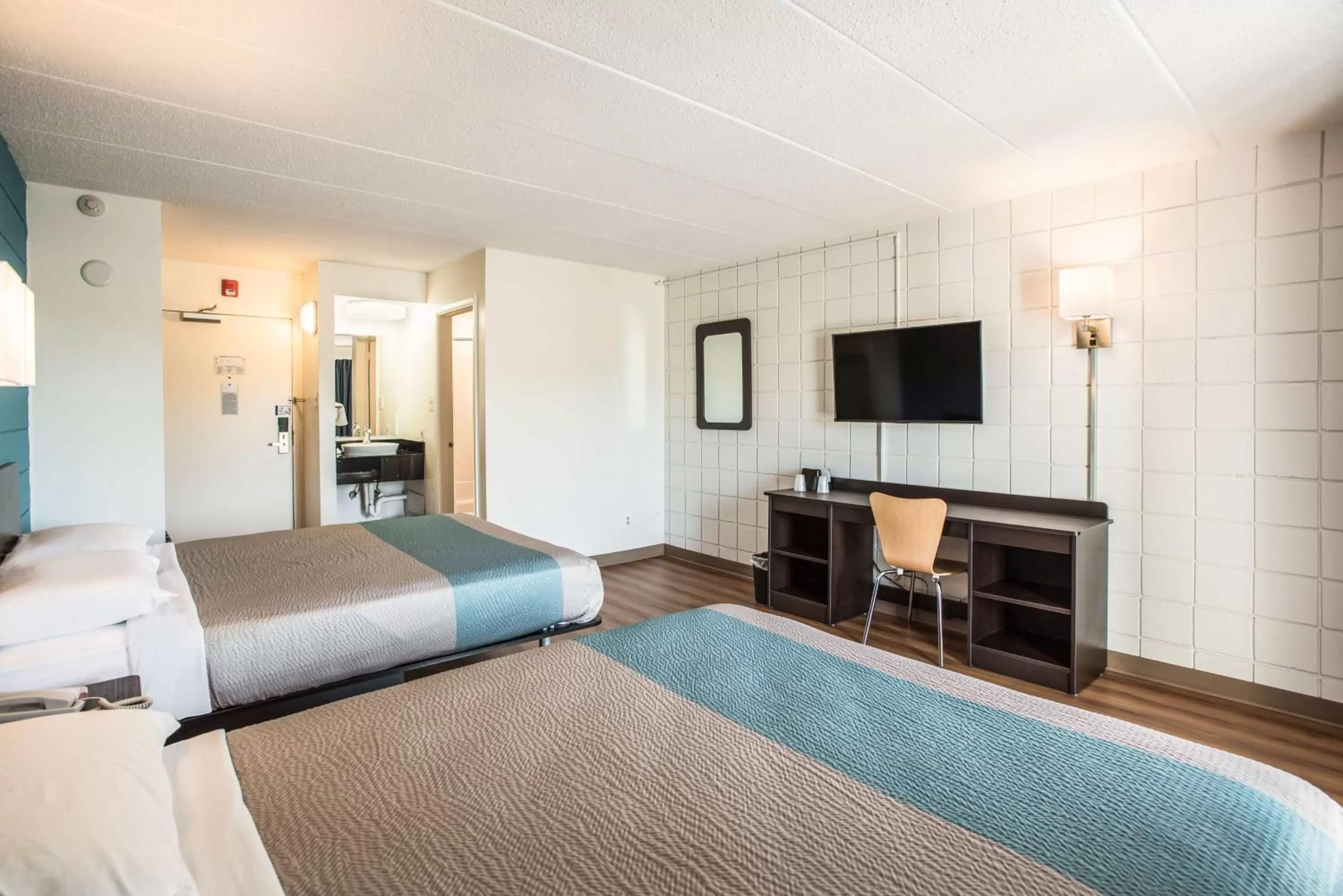 Photo of the whole room, Bed in Motel 6-Somers Point, NJ - Ocean City - Wild Wood Beach