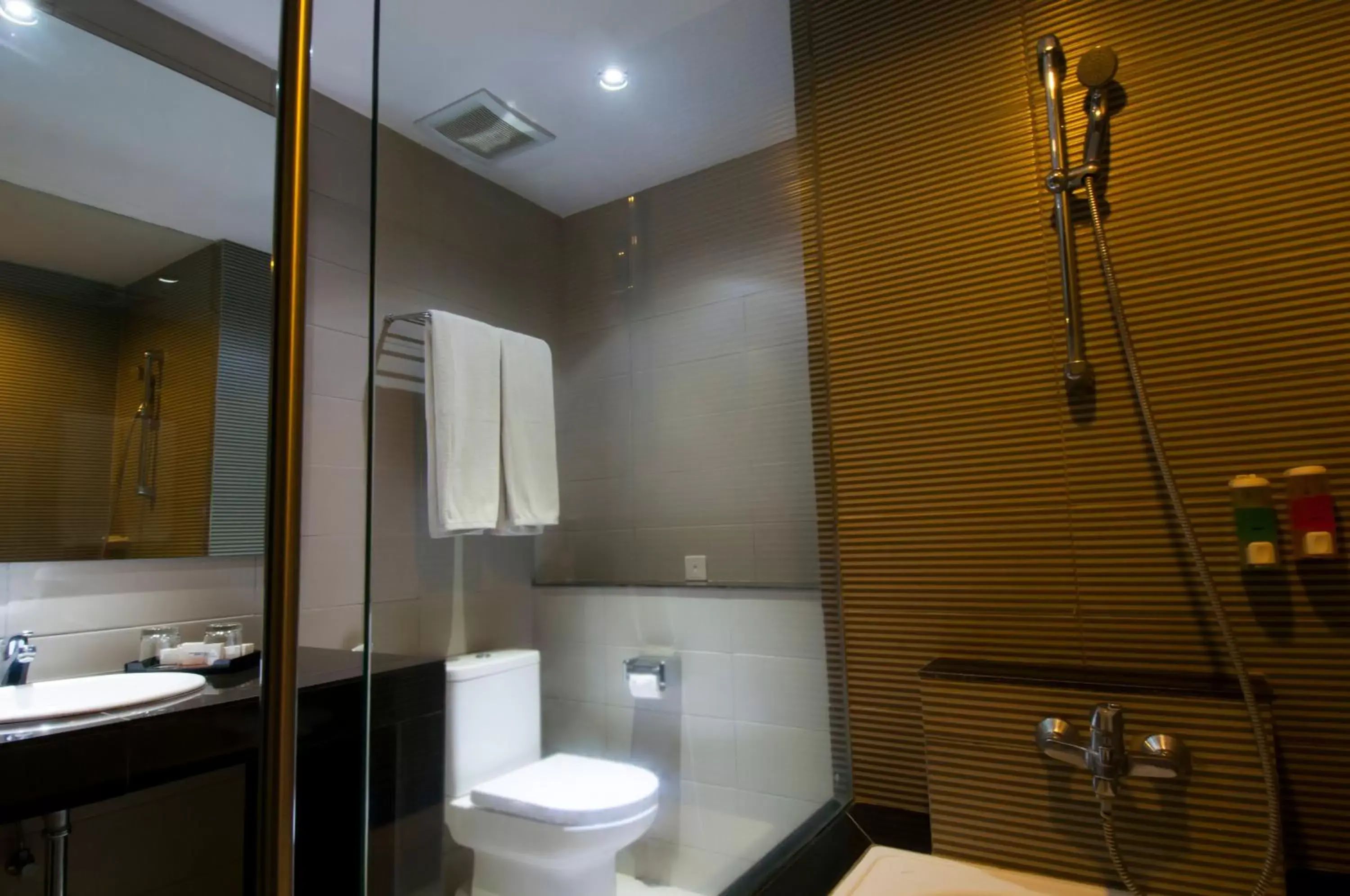 Bathroom in 100 Sunset Kuta Hotel & Ballroom