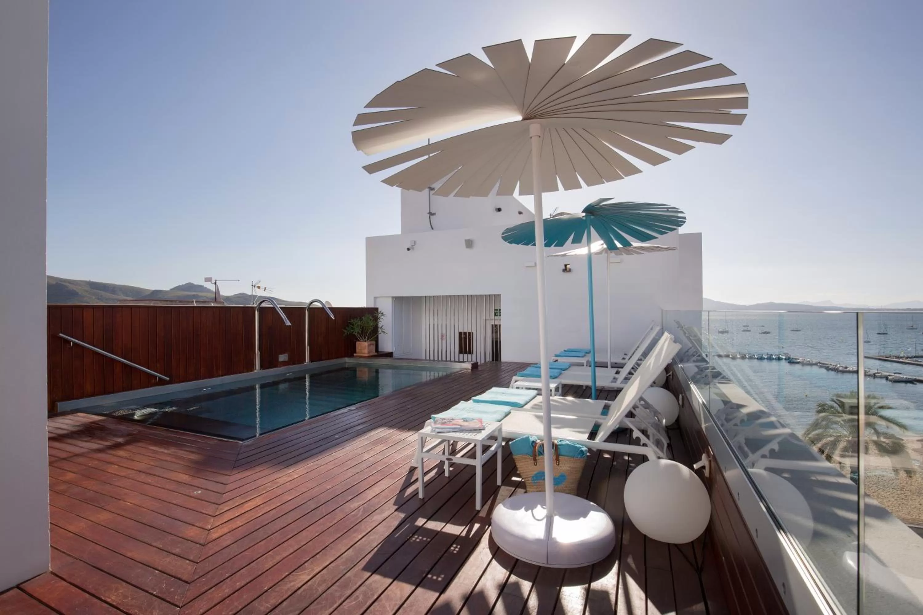 Swimming pool in La Goleta Hotel de Mar - Adults Only