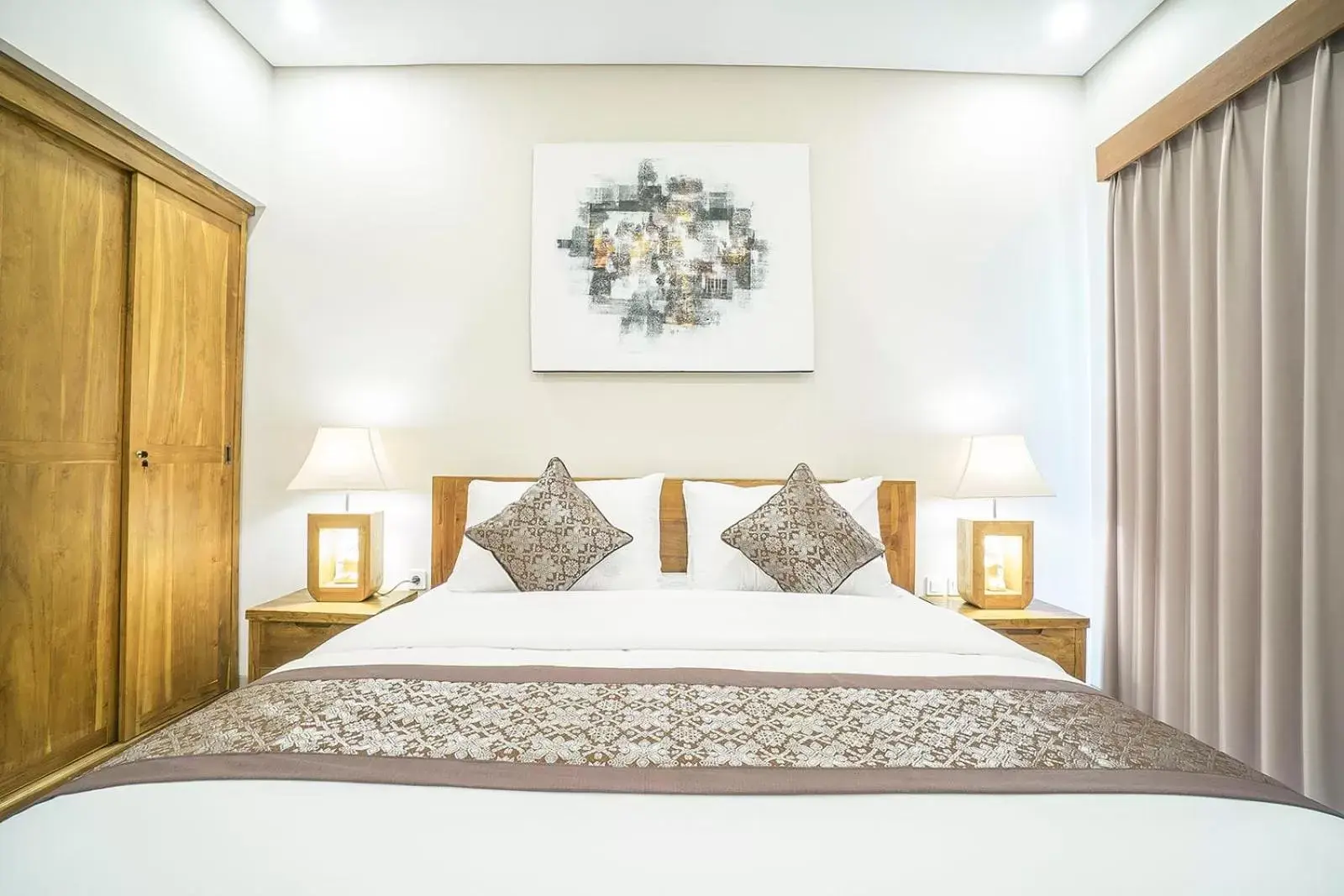 Bed in Putih DCarik Ubud Bed in Putih DCarik Ubud