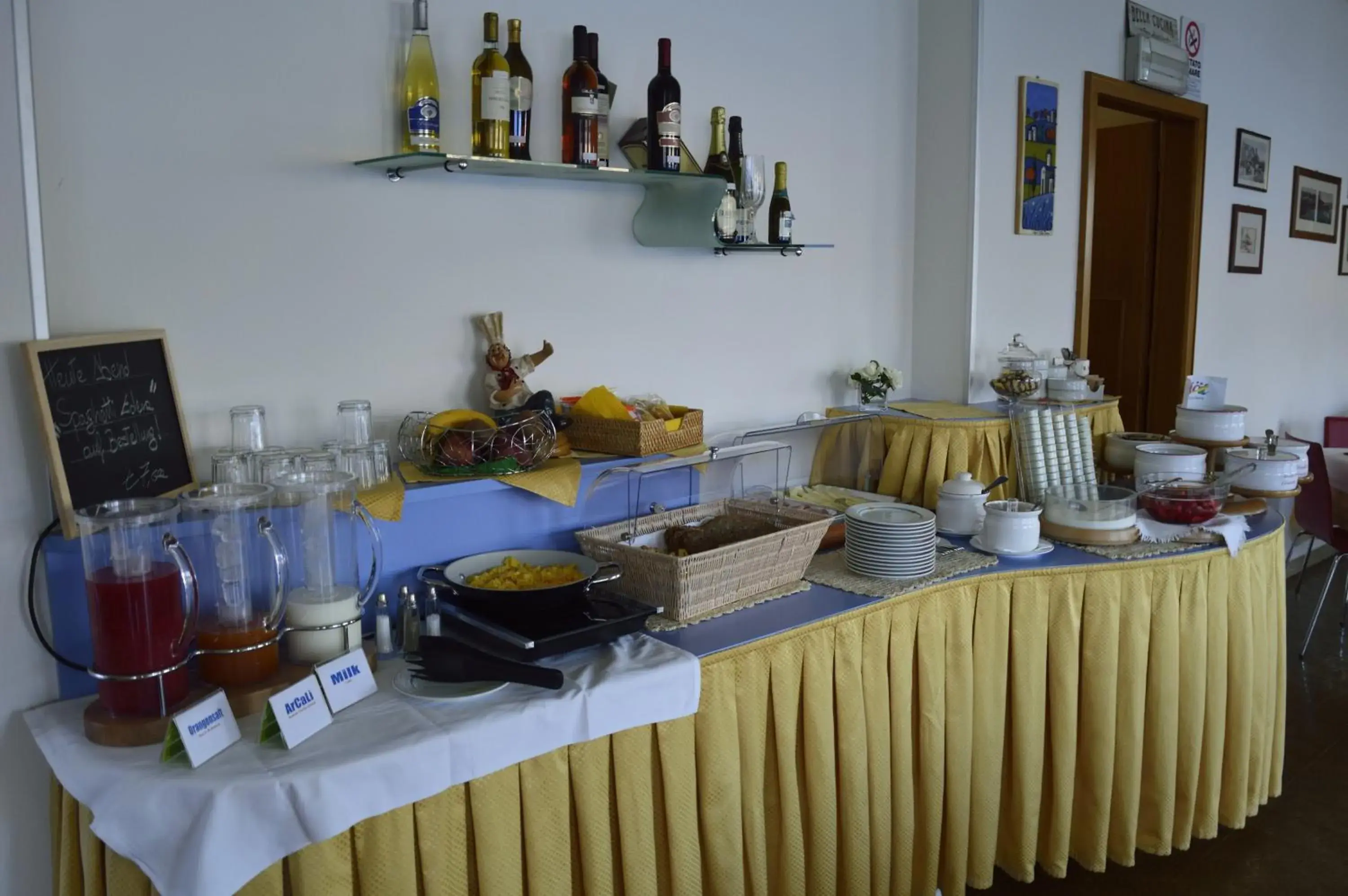 Food, Kitchen/Kitchenette in Albergo Villa Edera