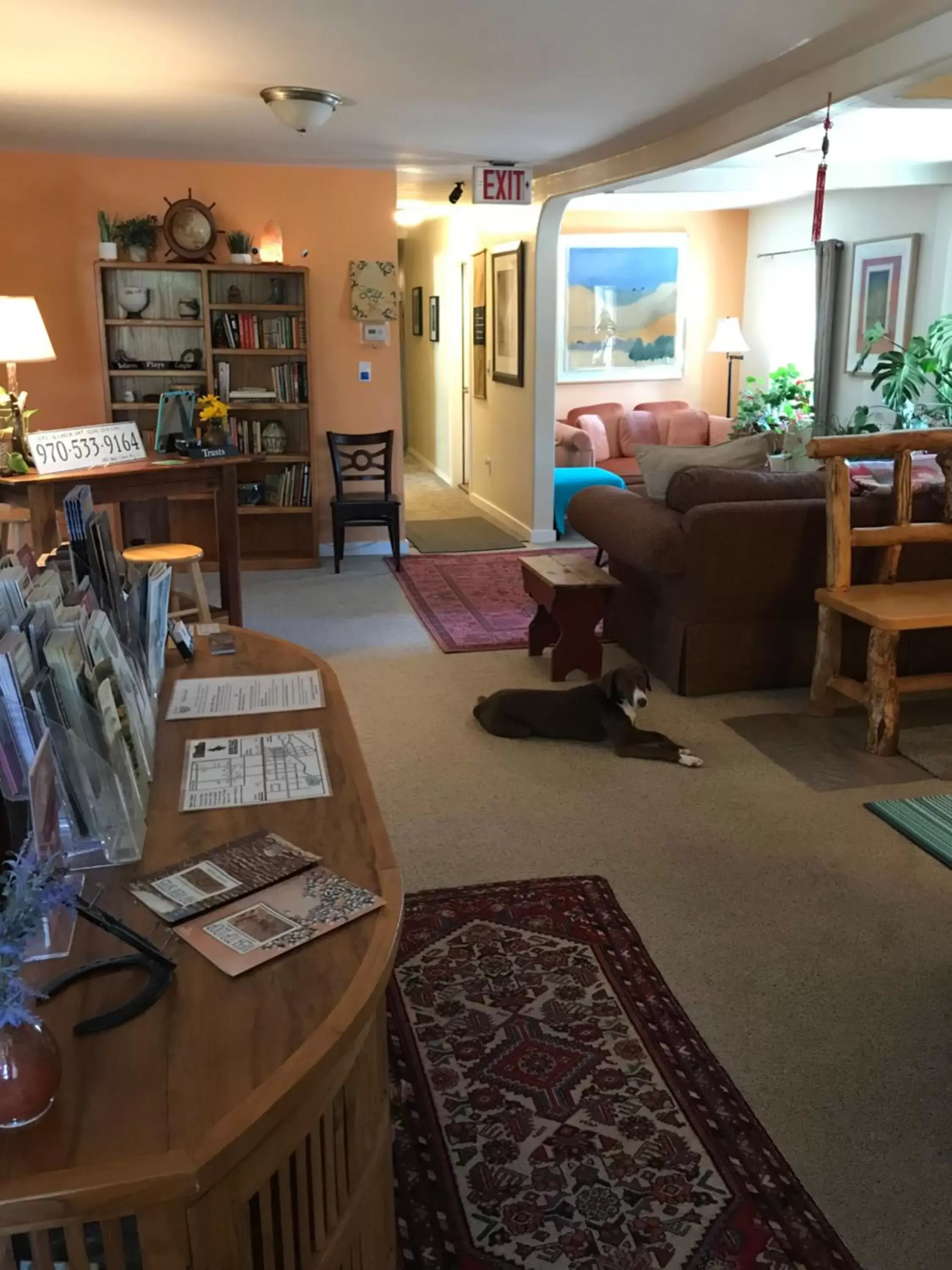 Living room, Lobby/Reception in Mancos Inn