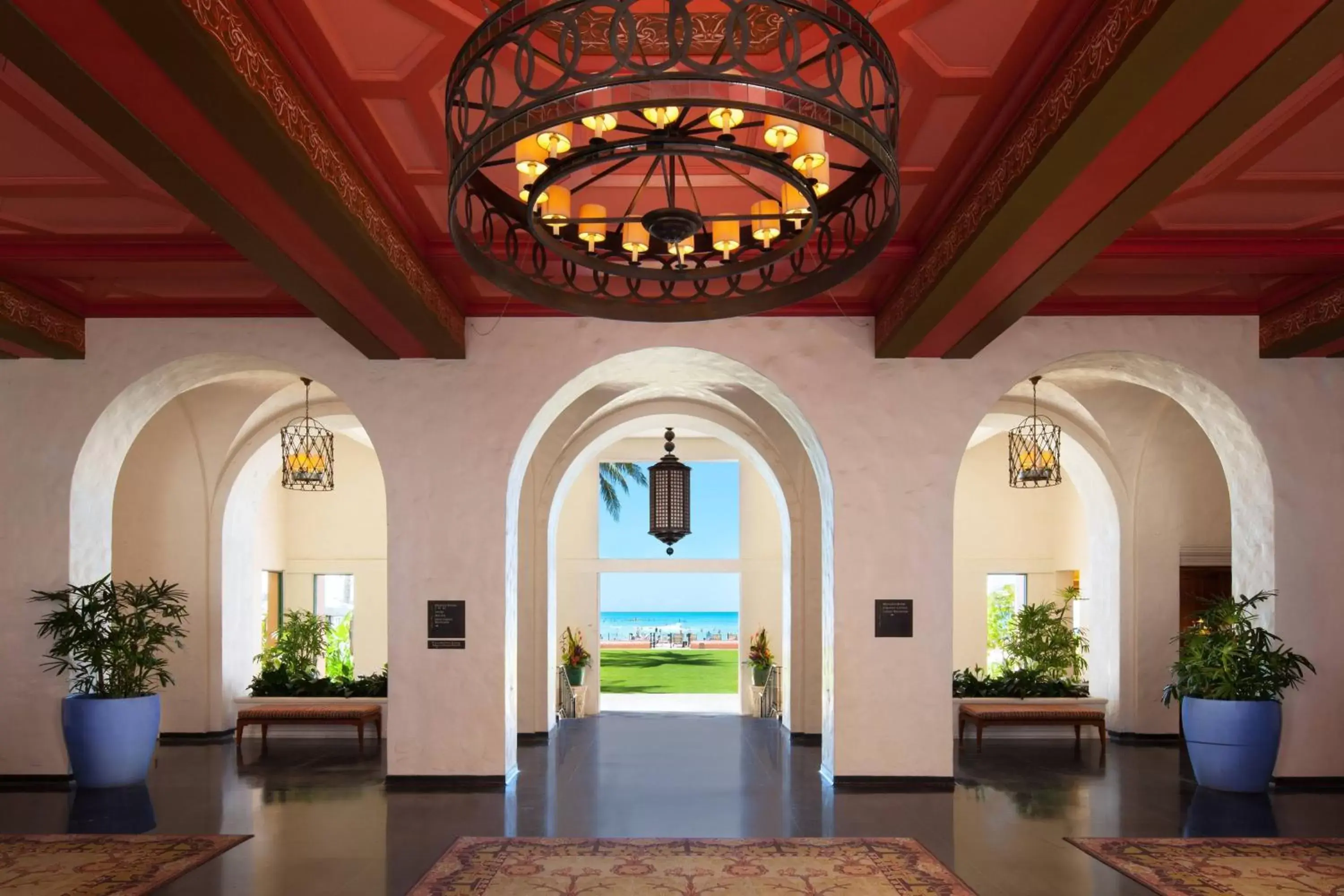 Lobby or reception in The Royal Hawaiian, A Luxury Collection Resort, Waikiki