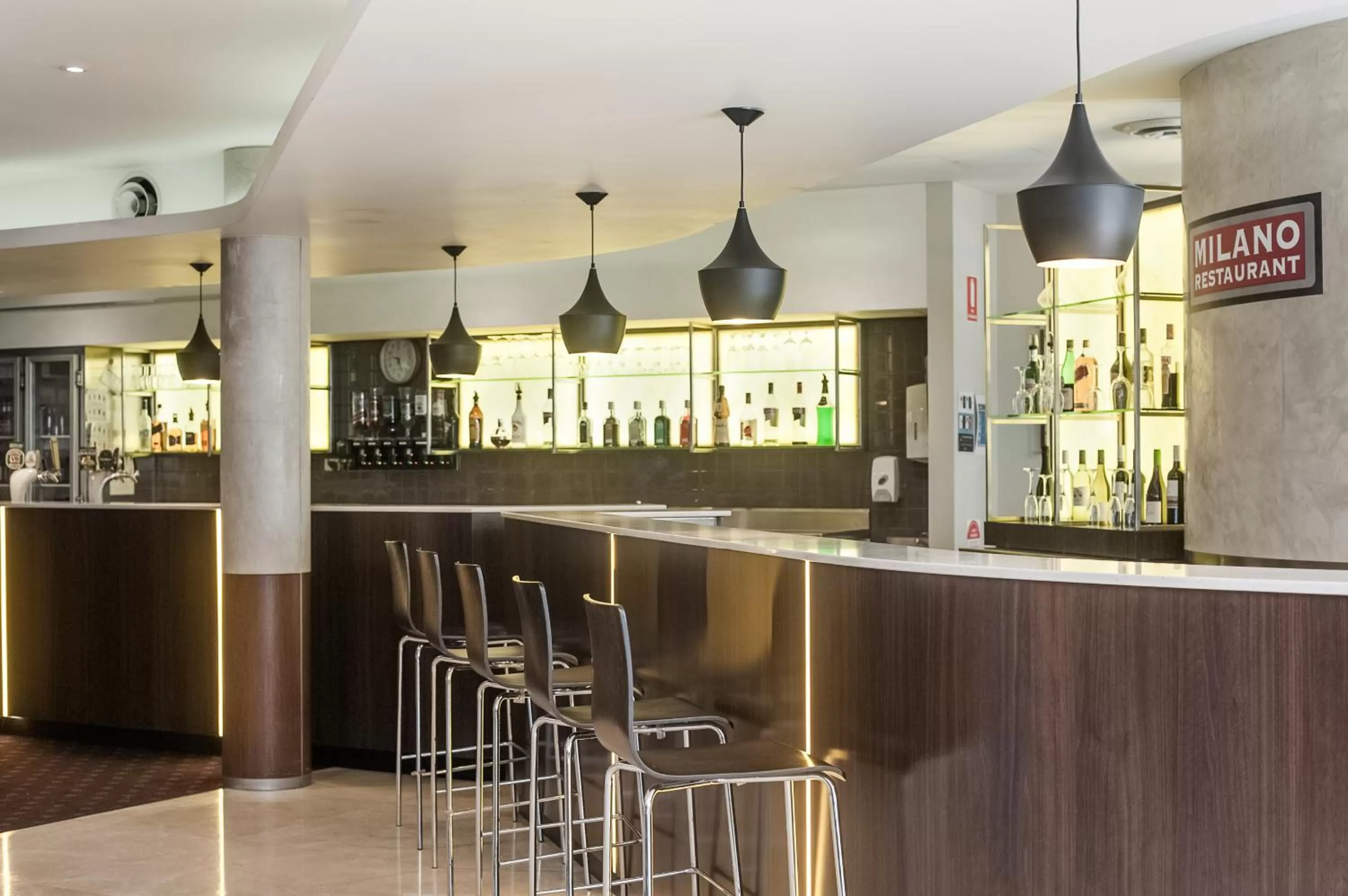 Lounge or bar in Ramada Hotel & Suites by Wyndham Cabramatta