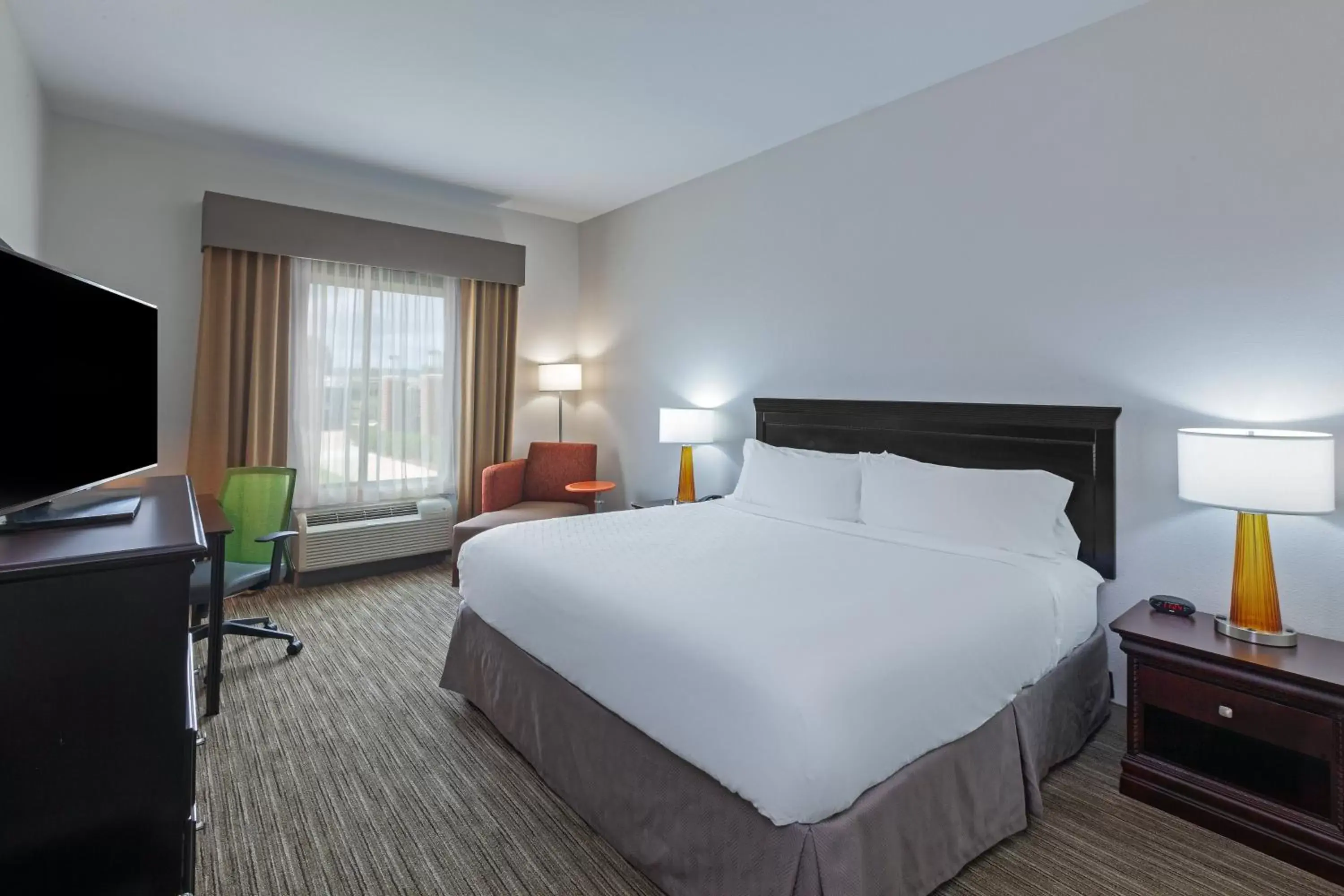 Photo of the whole room, Bed in Holiday Inn Express Hotel and Suites Shreveport South Park Plaza, an IHG Hotel