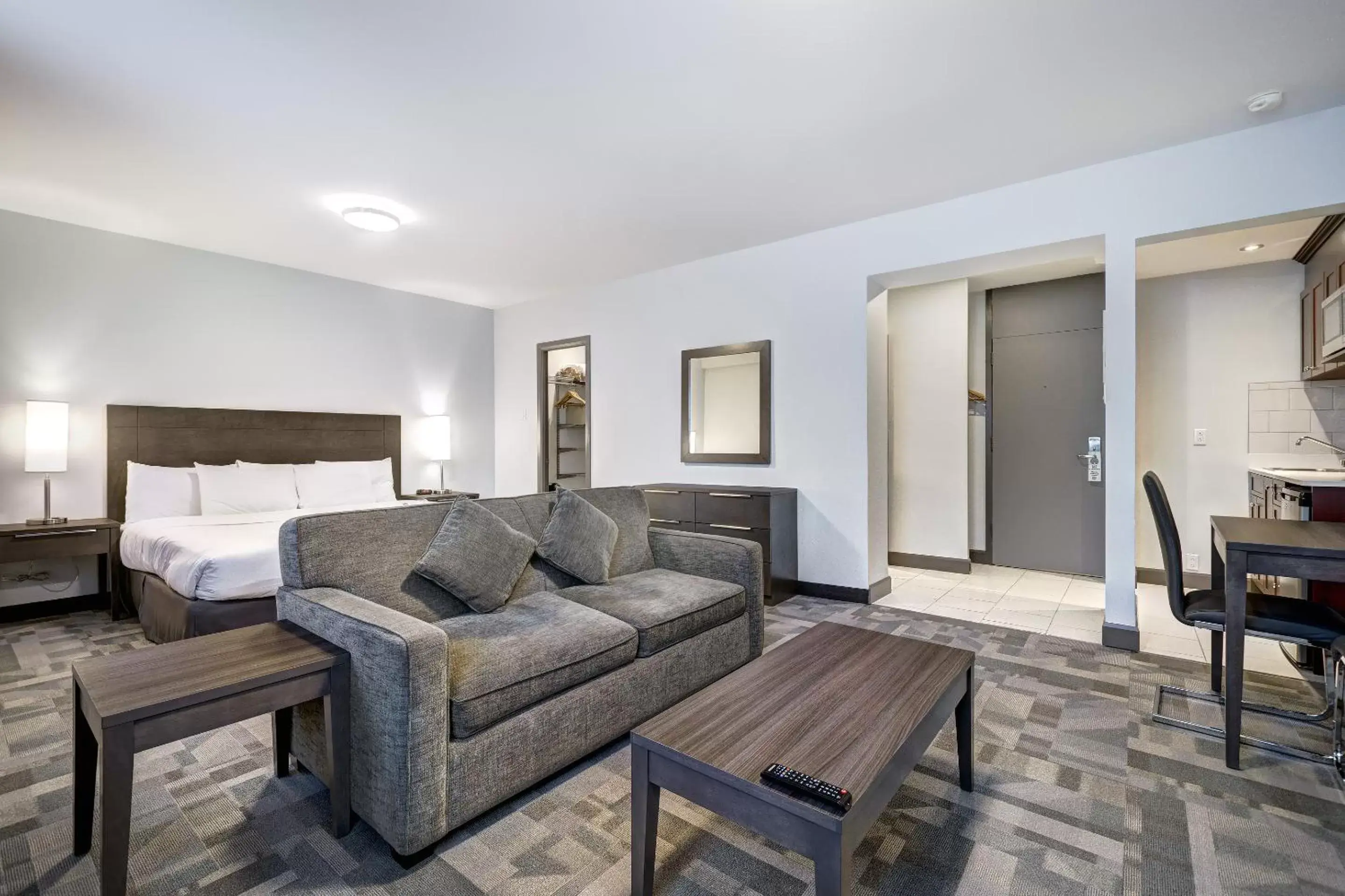 Bedroom, Seating Area in Terrasse Royale Hotel