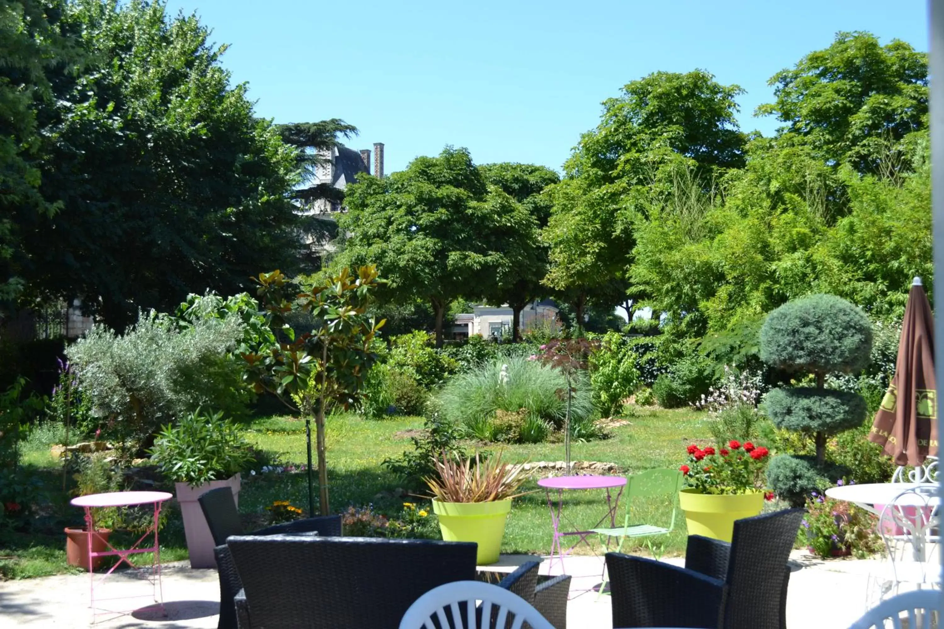 Patio, Garden in Hôtel Le Castel