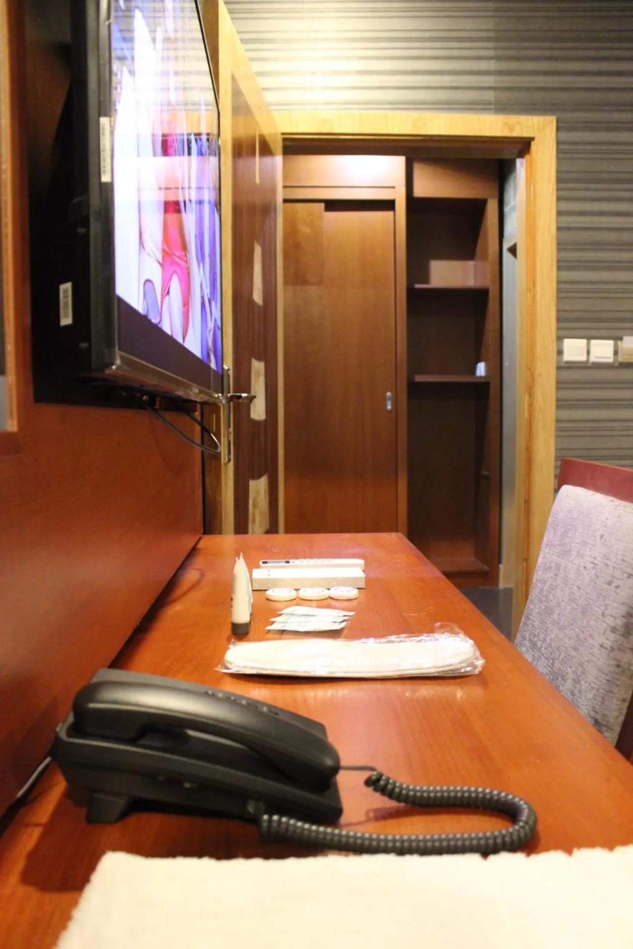 TV and multimedia in شاطيء الحياة للأجنحة الفندقية shaty alhayat