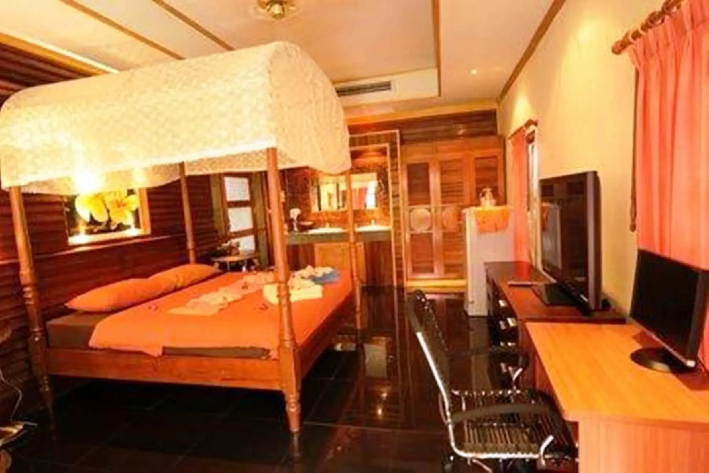 Bed in Chaweng Resort