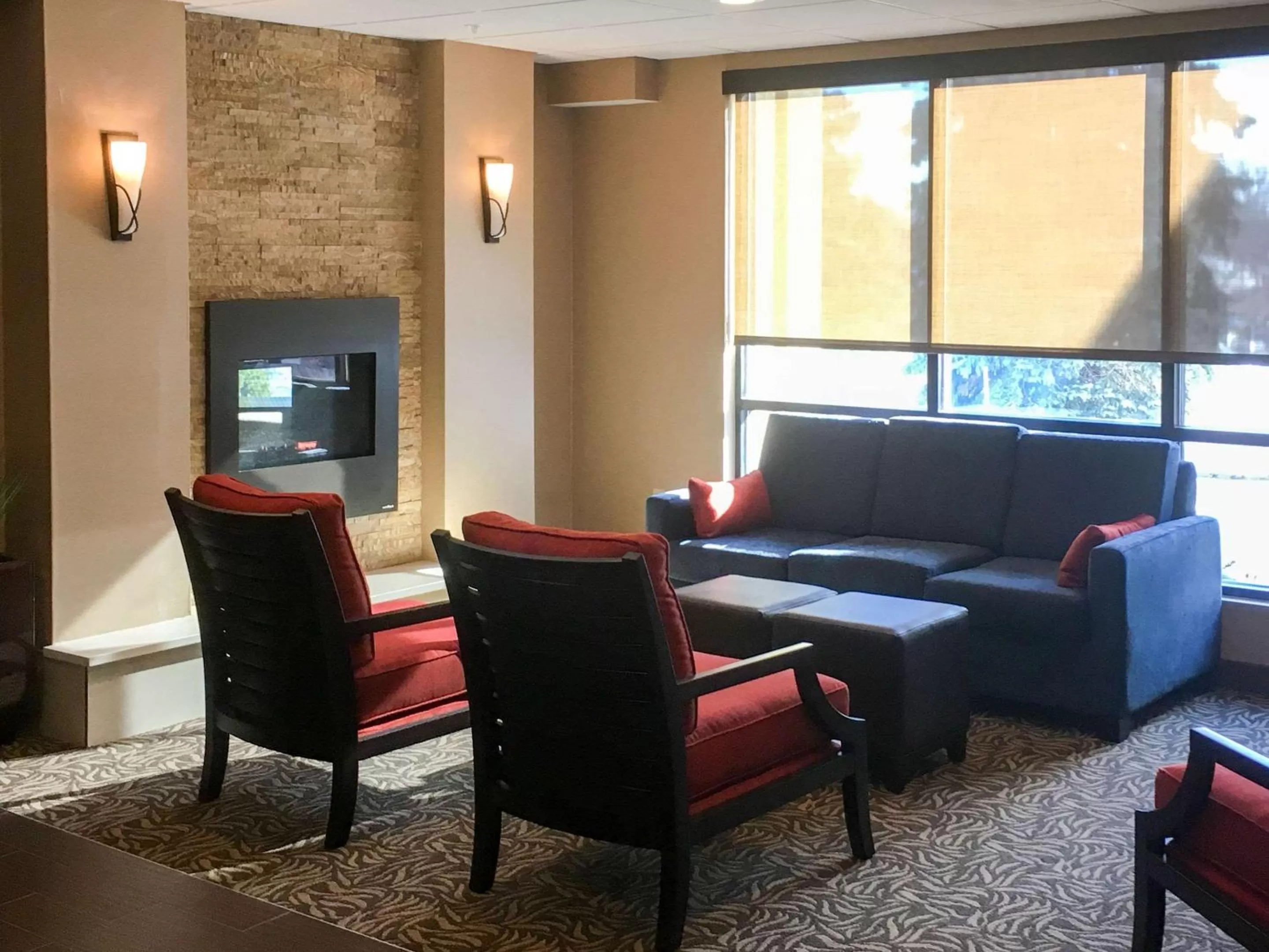 Lobby or reception, Seating Area in Comfort Inn Latham/Albany North
