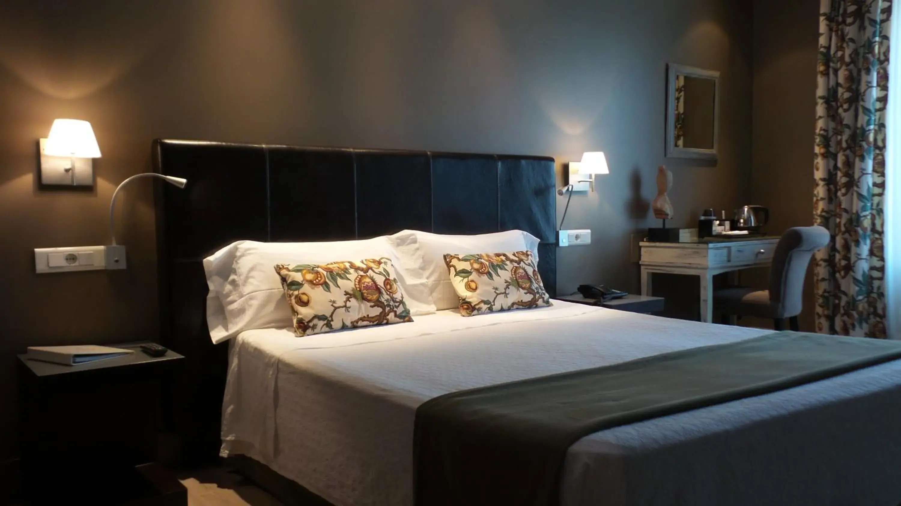 Bedroom, Room Photo in Hotel Moderno Puerta del Sol